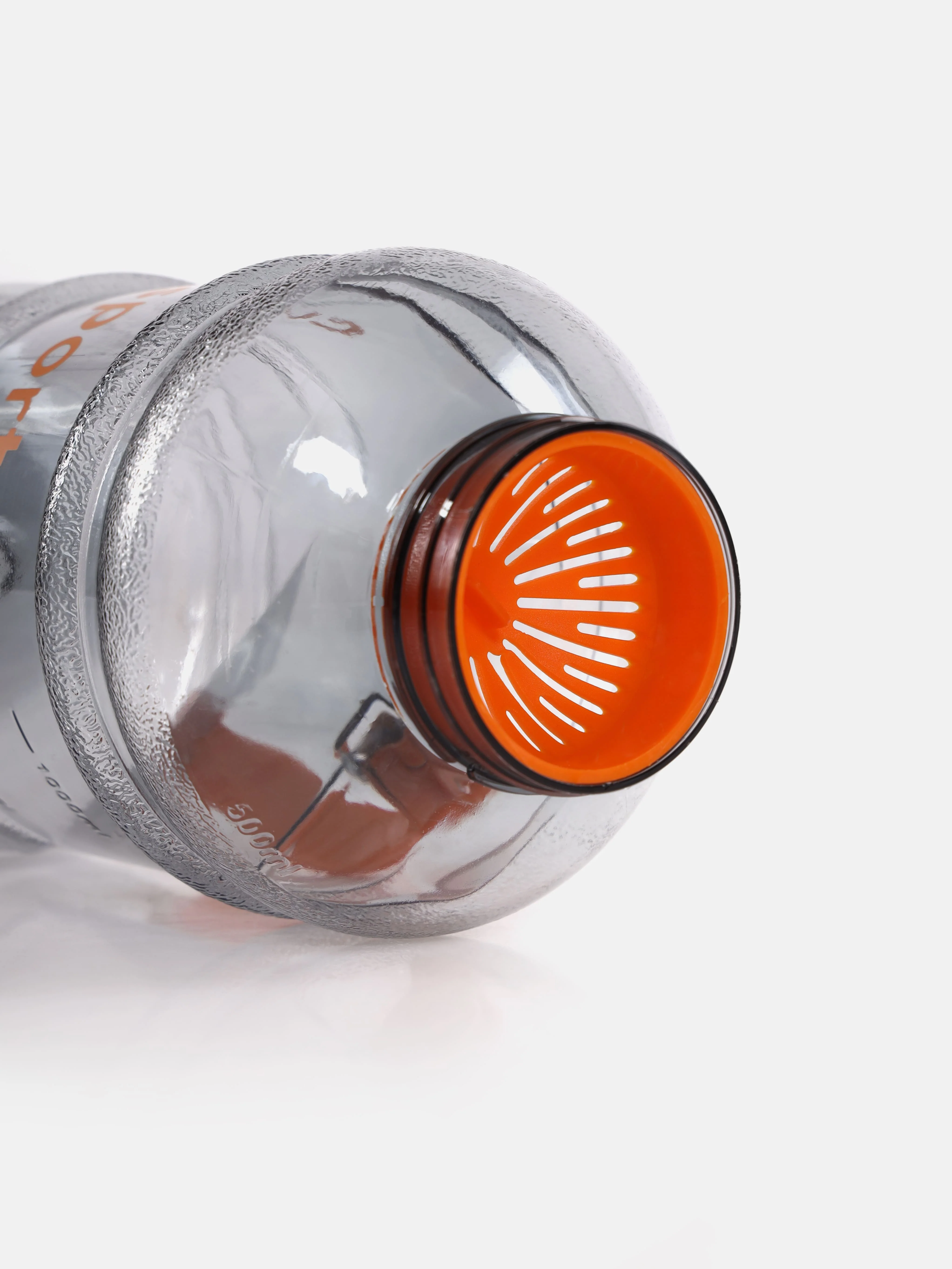 1.5 ltr Spill Proof Flip Top Shaker with Blender Ball - Image 7