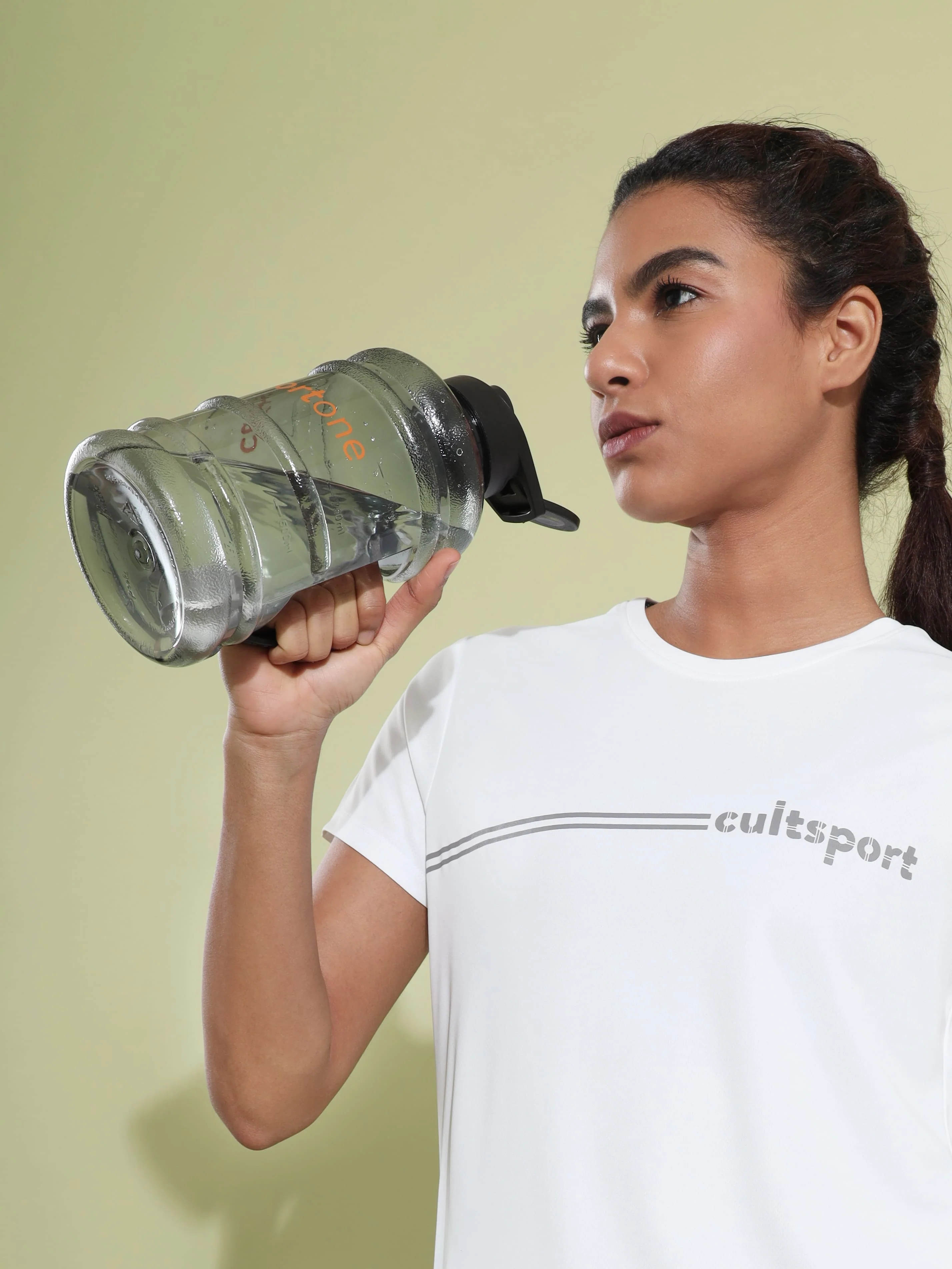 1.5 ltr Spill Proof Flip Top Shaker with Blender Ball - Image 2