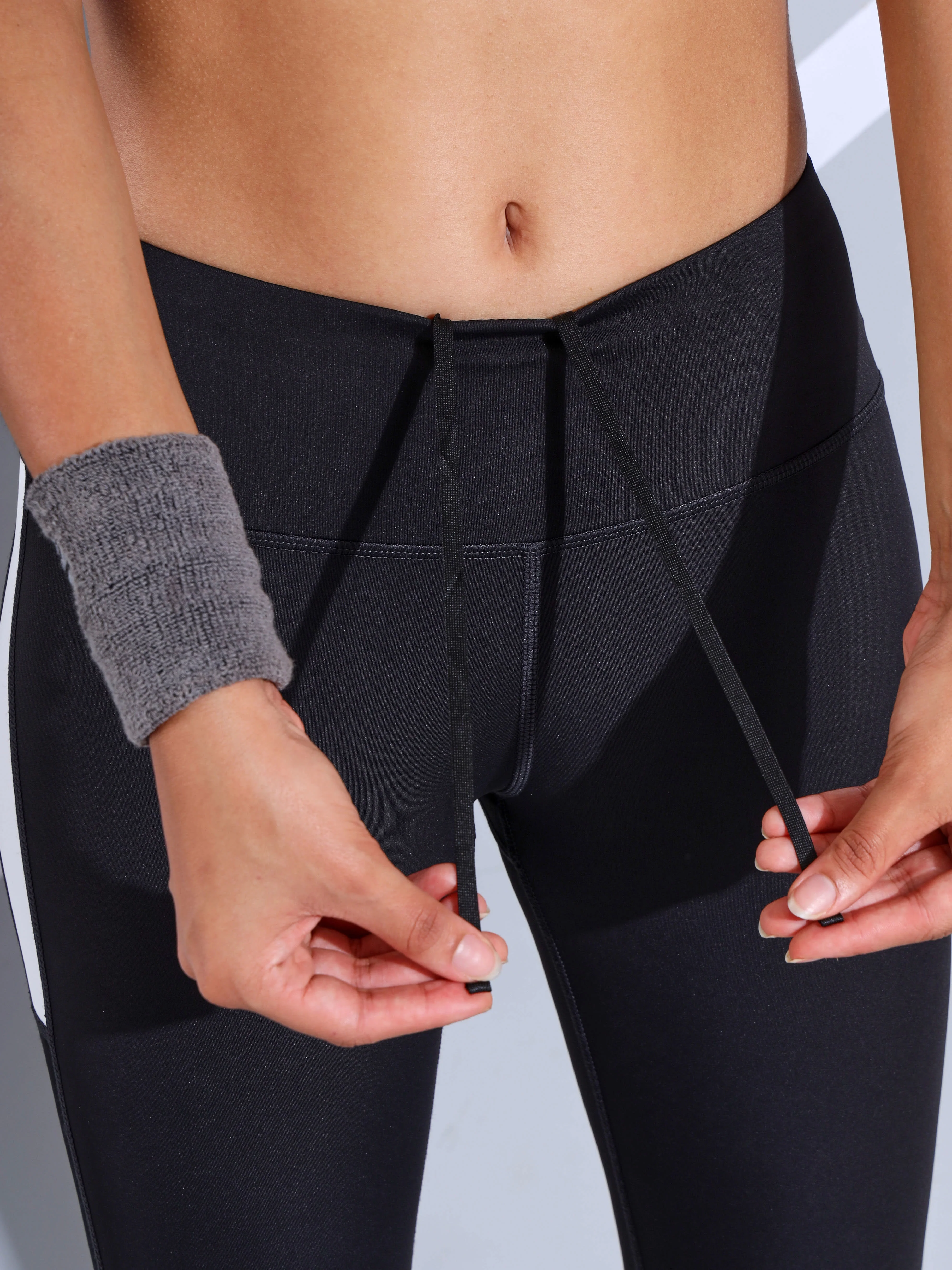 Black Absolute Fit Tights with Contrast Side Panels and Back Pocket - Image 7
