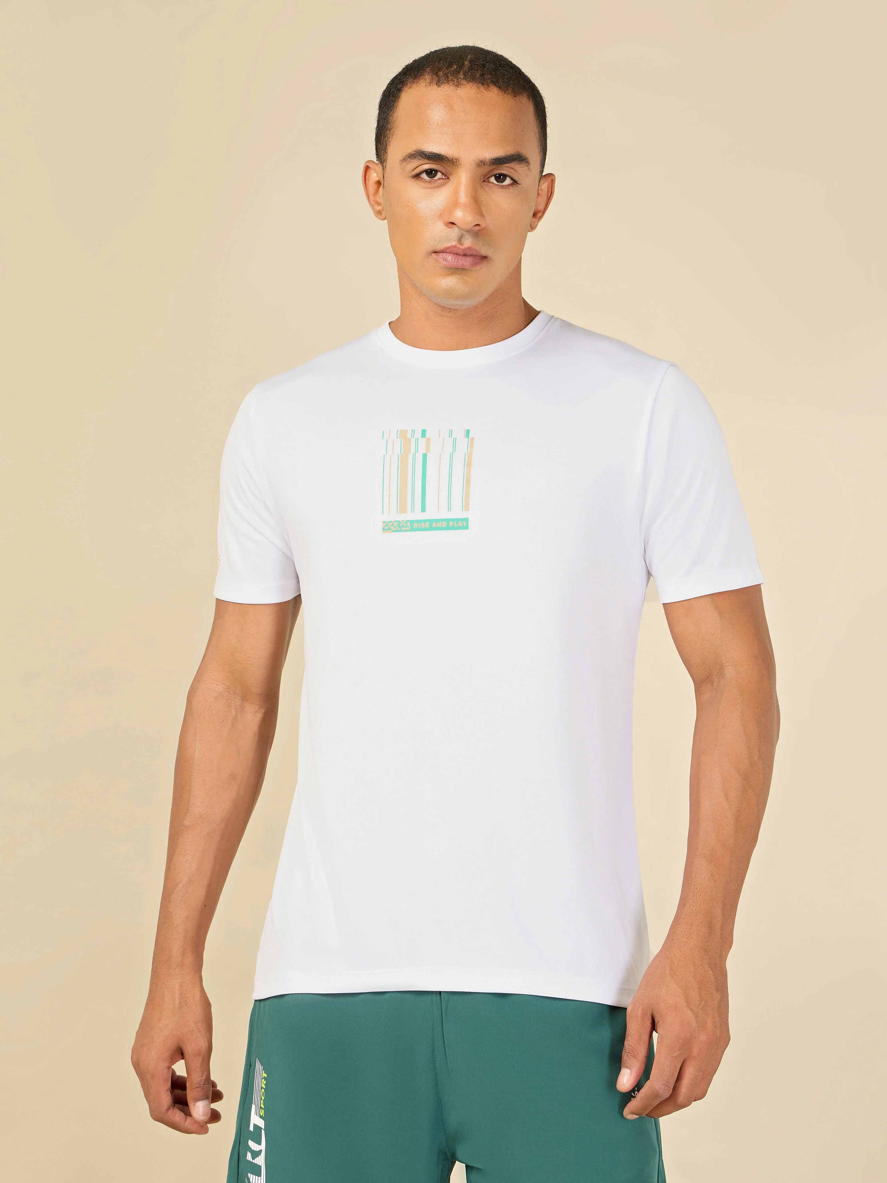 Active T-shirt with Minimal Graphic - Image 4