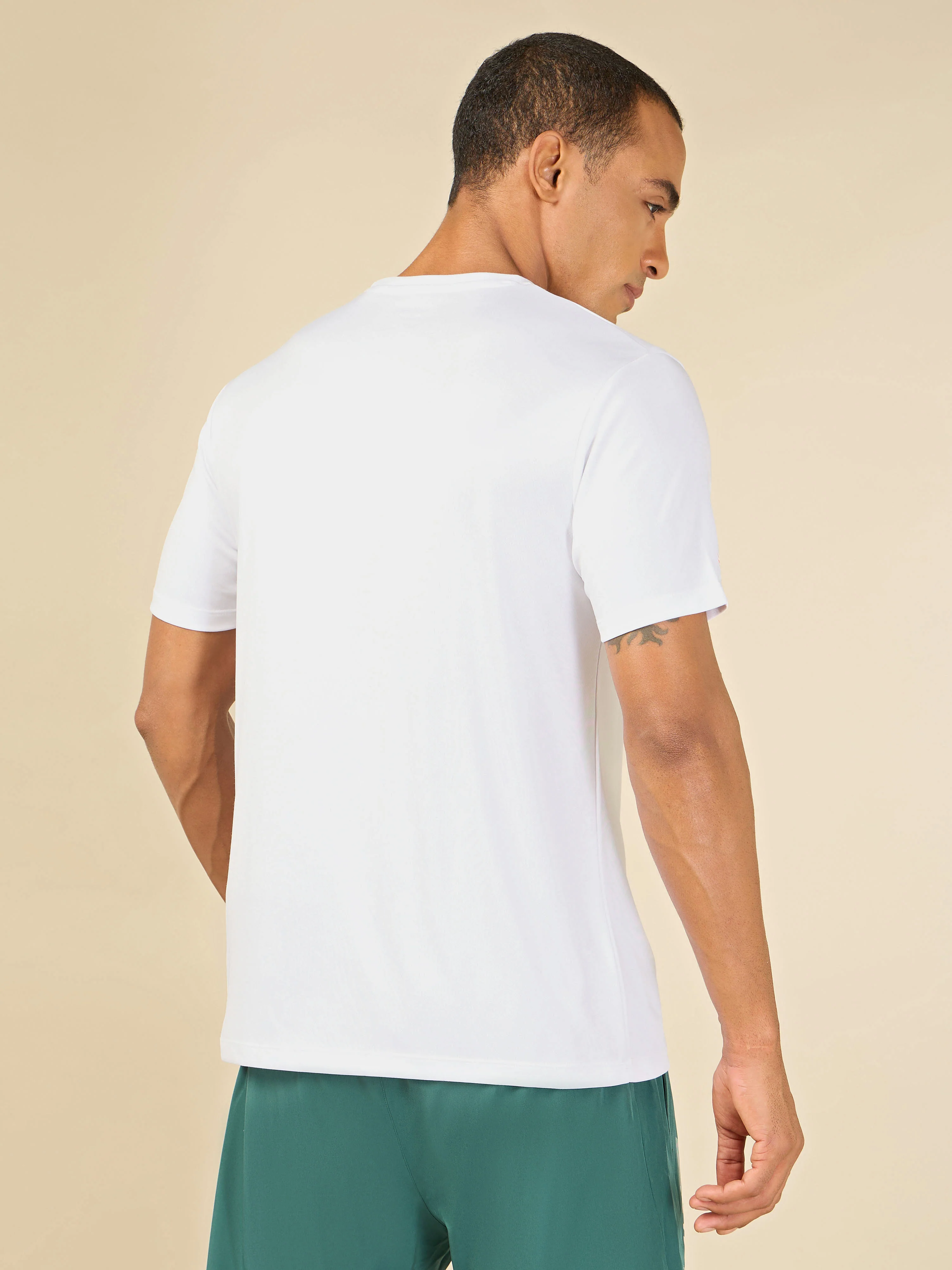 Active T-shirt with Minimal Graphic - Image 6
