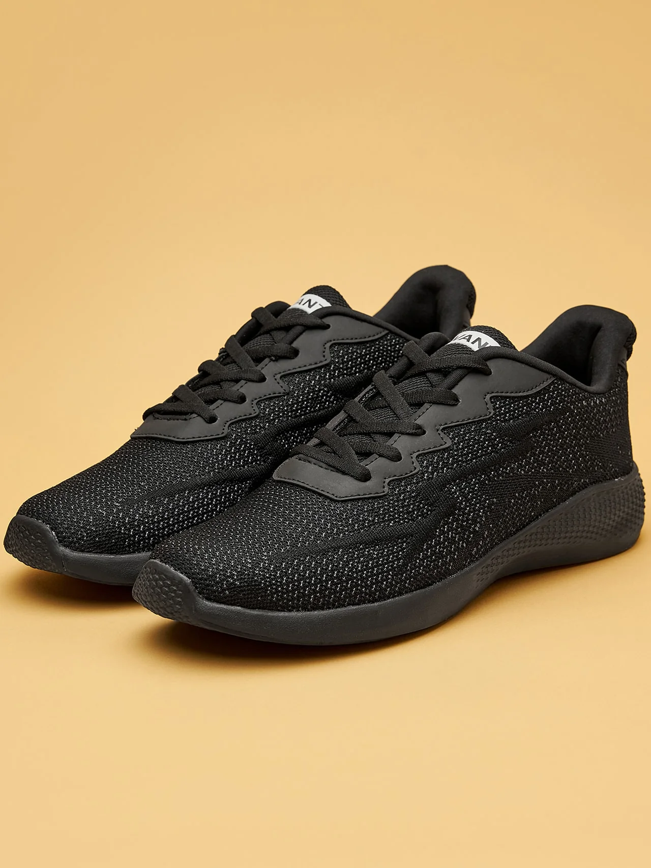 Avant Men's Classic Knitted Walking Shoes- Black - Image 4
