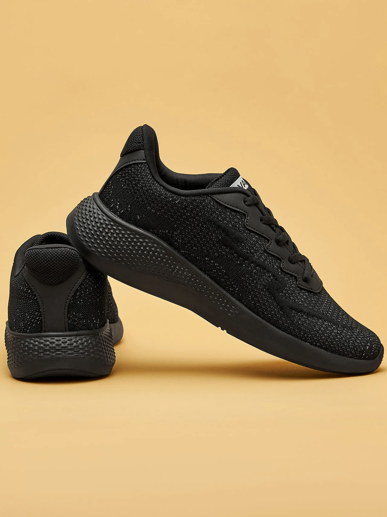 Avant Men's Classic Knitted Walking Shoes- Black - Image 6