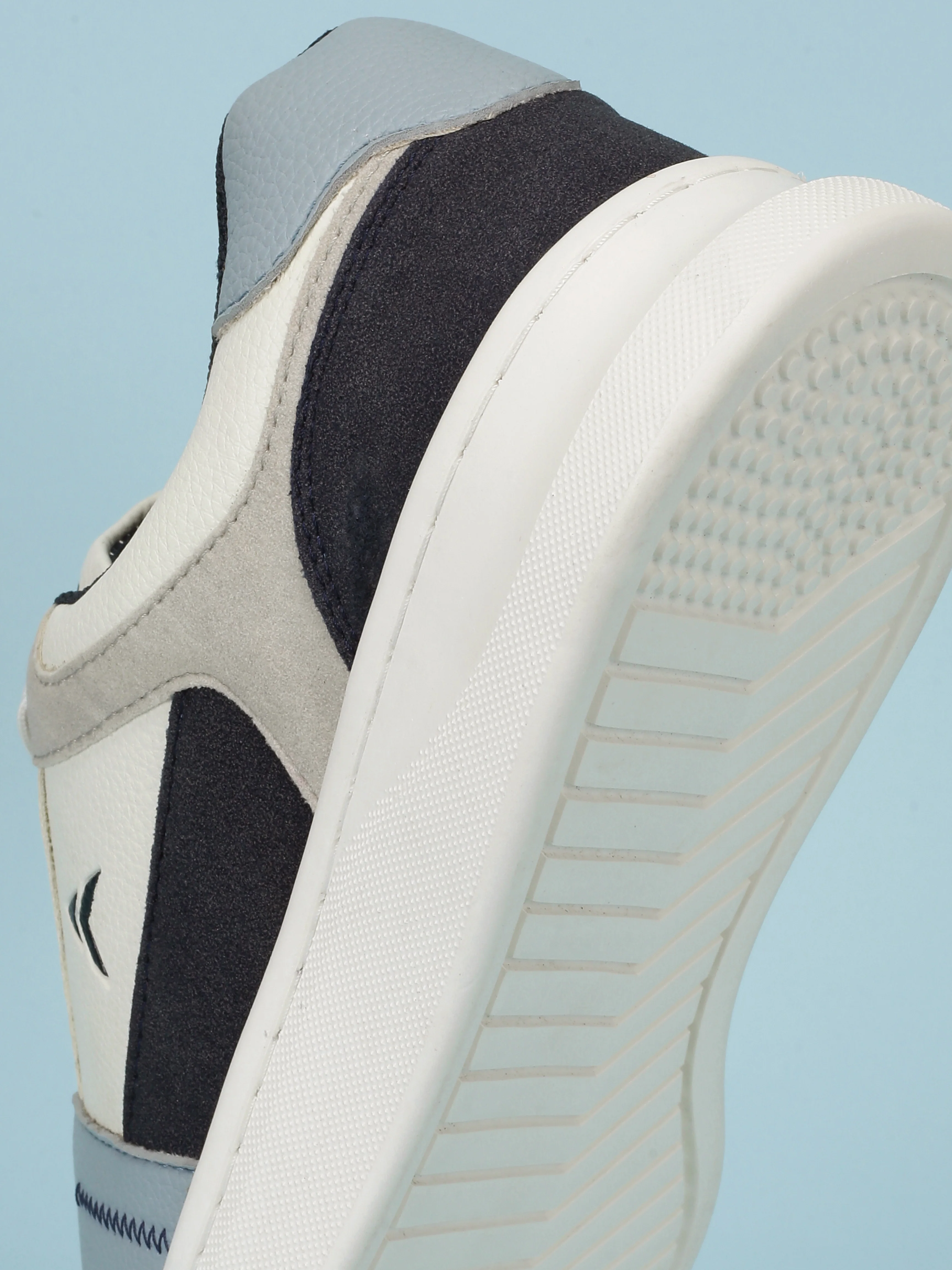 Avant Men's Cobalt Casual Sneakers - White - Image 8