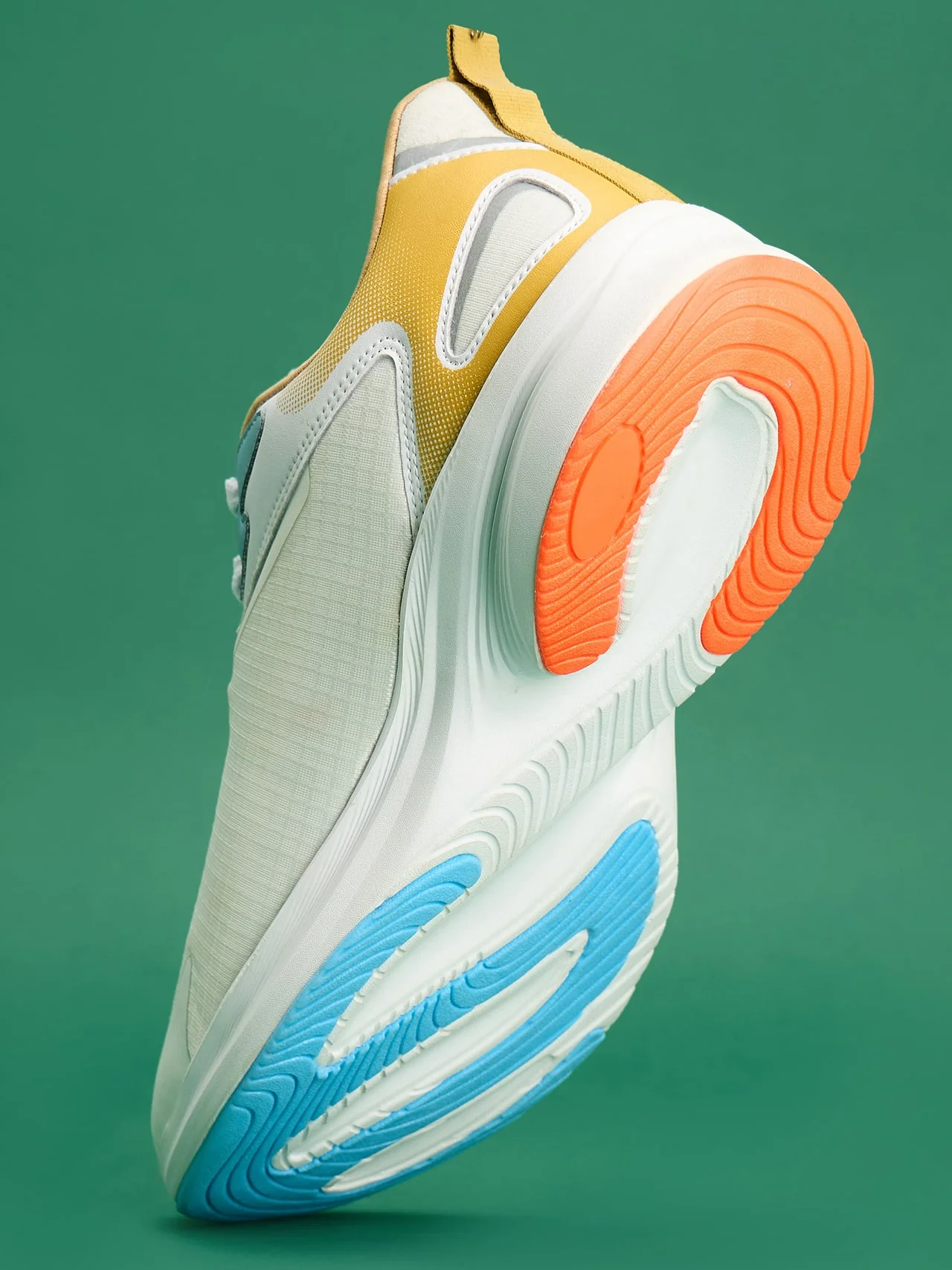 Avant Men's Delux Running Shoes - White/Gold - Image 9