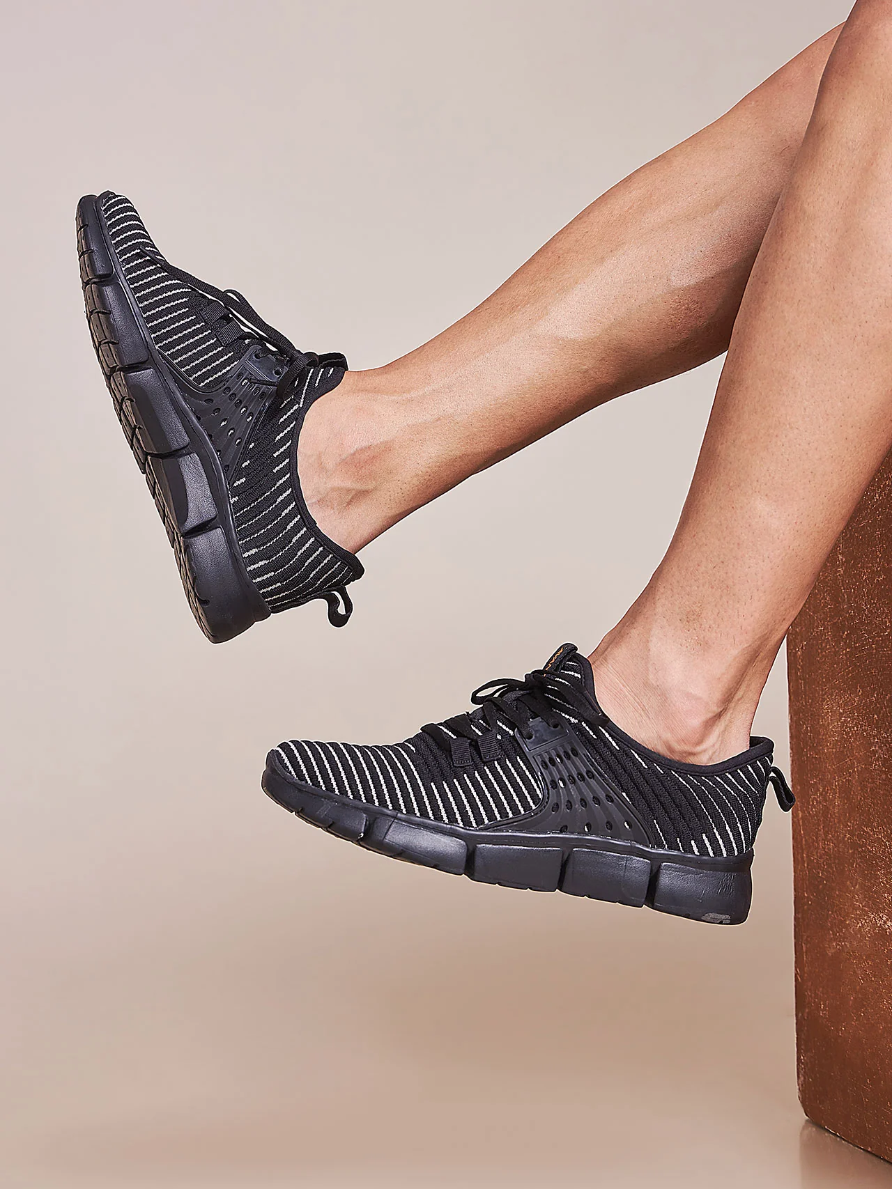 Avant Men’s EasyGait Running and Walking shoes- Black - Image 2