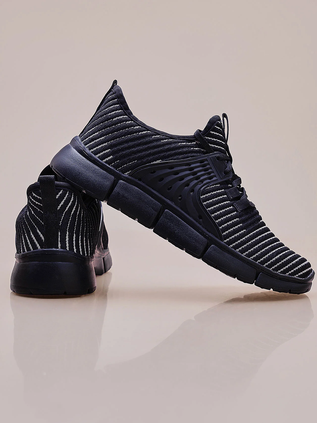 Avant Men’s EasyGait Running and Walking shoes- Black - Image 9