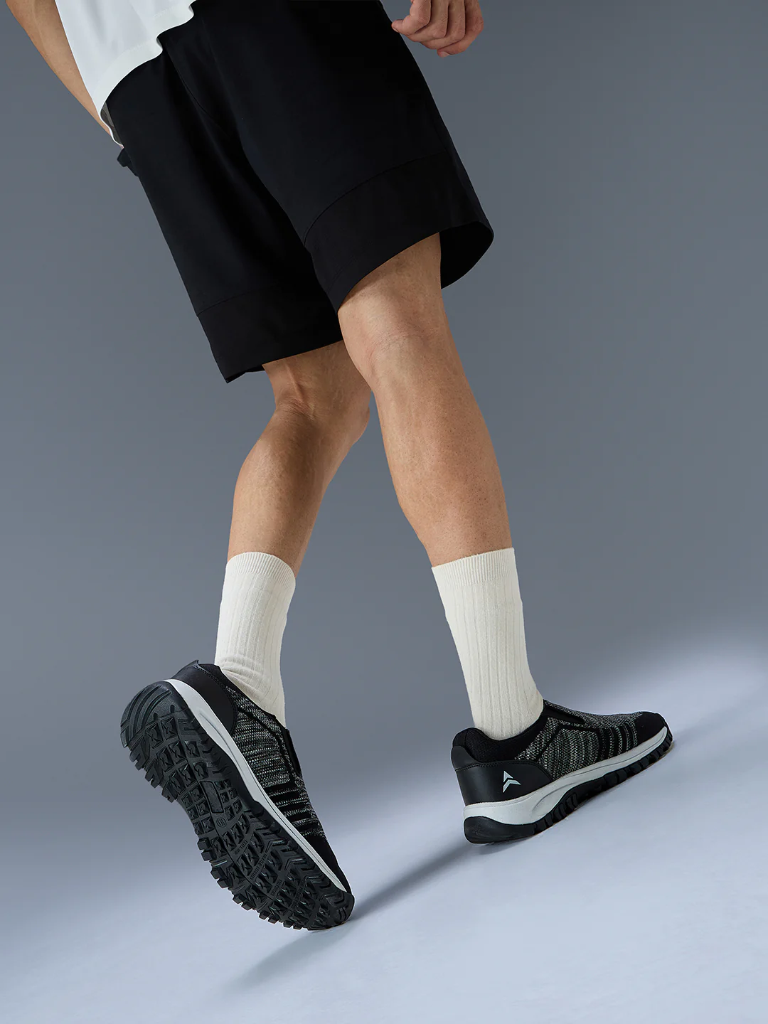 Avant Men’s EasyGlide Slip-on Walking Shoes - Black - Image 7