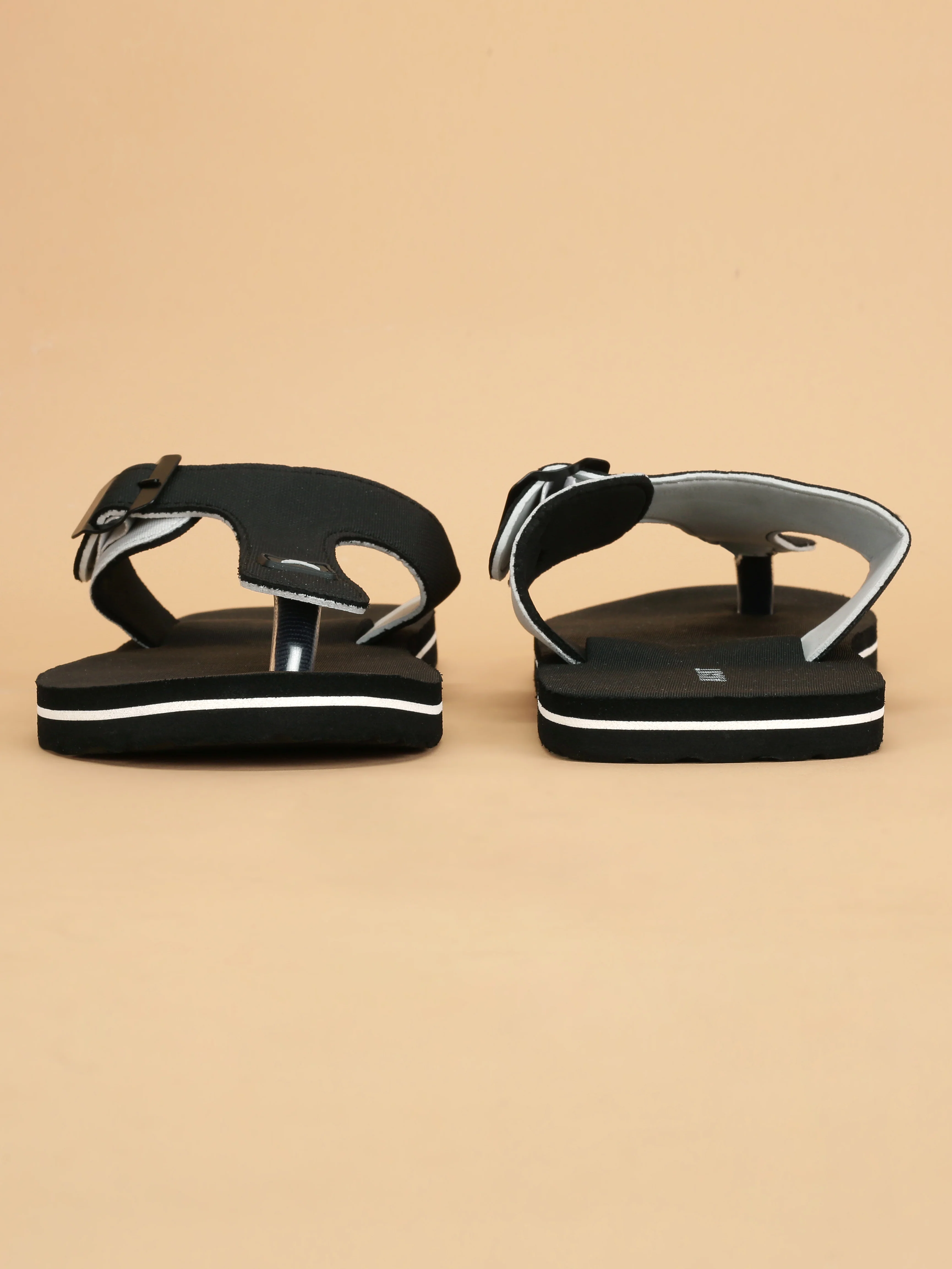Avant Men's FusionGrip Flip Flops - Black/White - Image 6