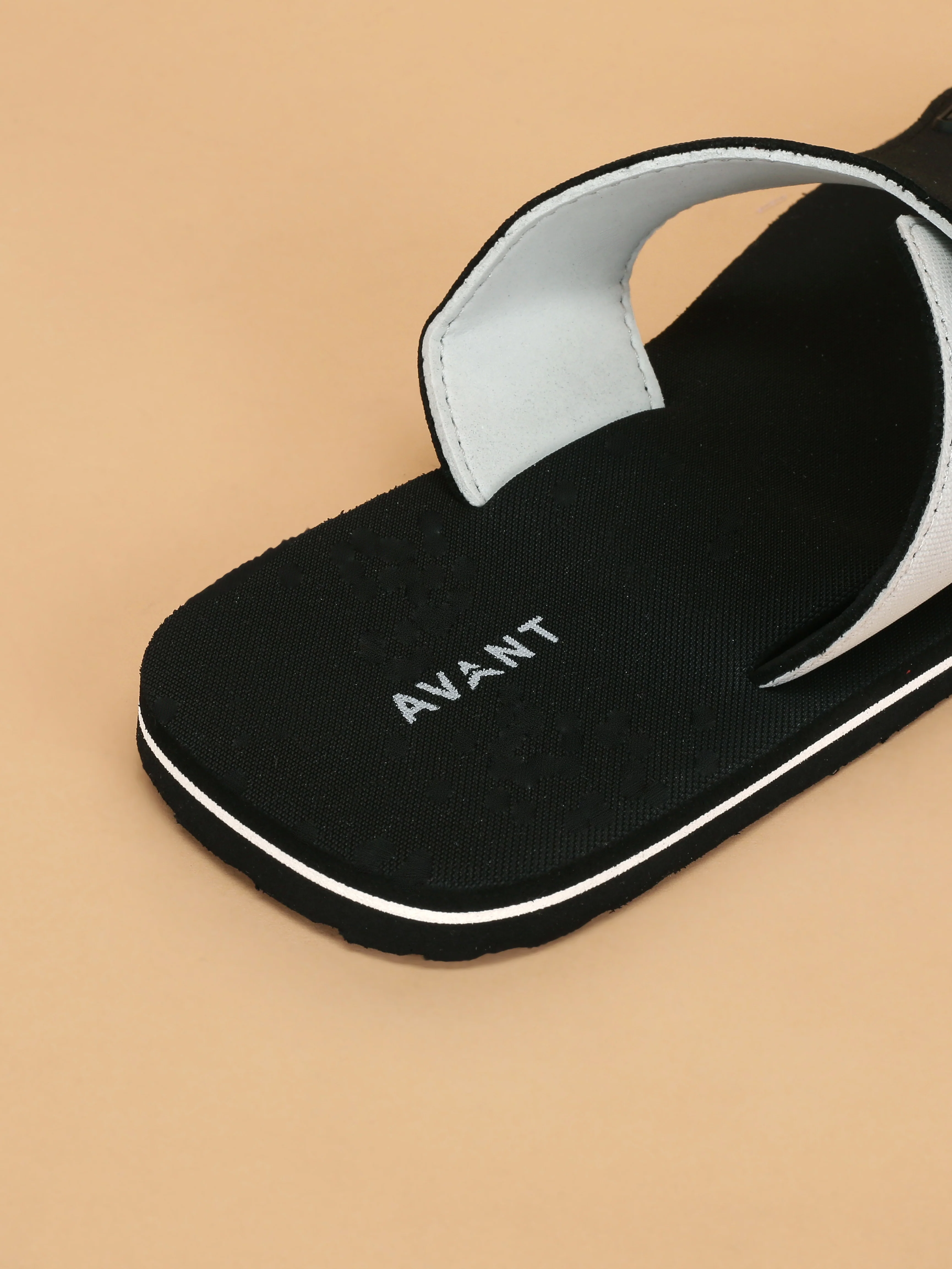 Avant Men's FusionGrip Flip Flops - Black/White - Image 8