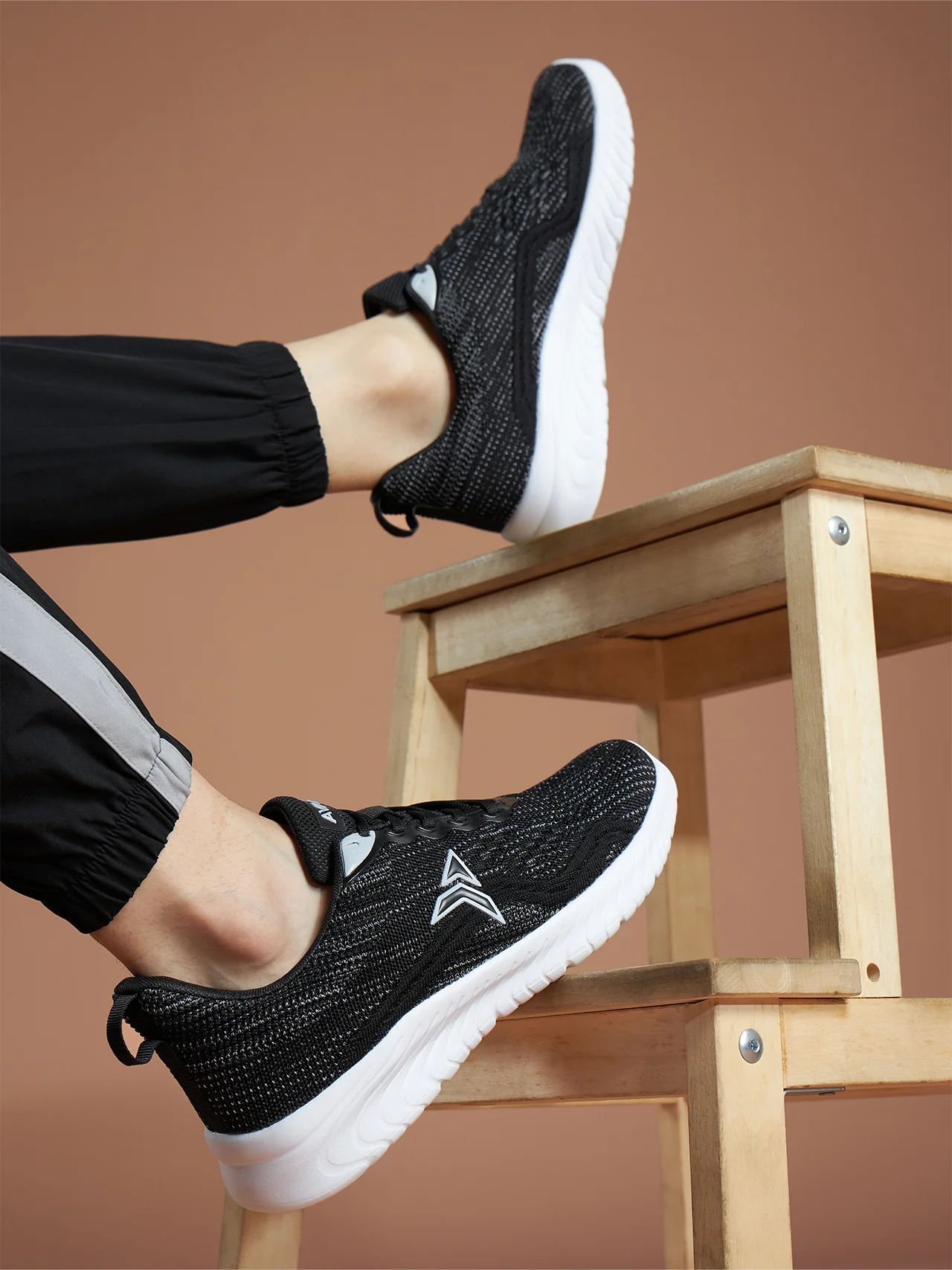 Avant Men's Gladiator Walking Shoes-Black - Image 2