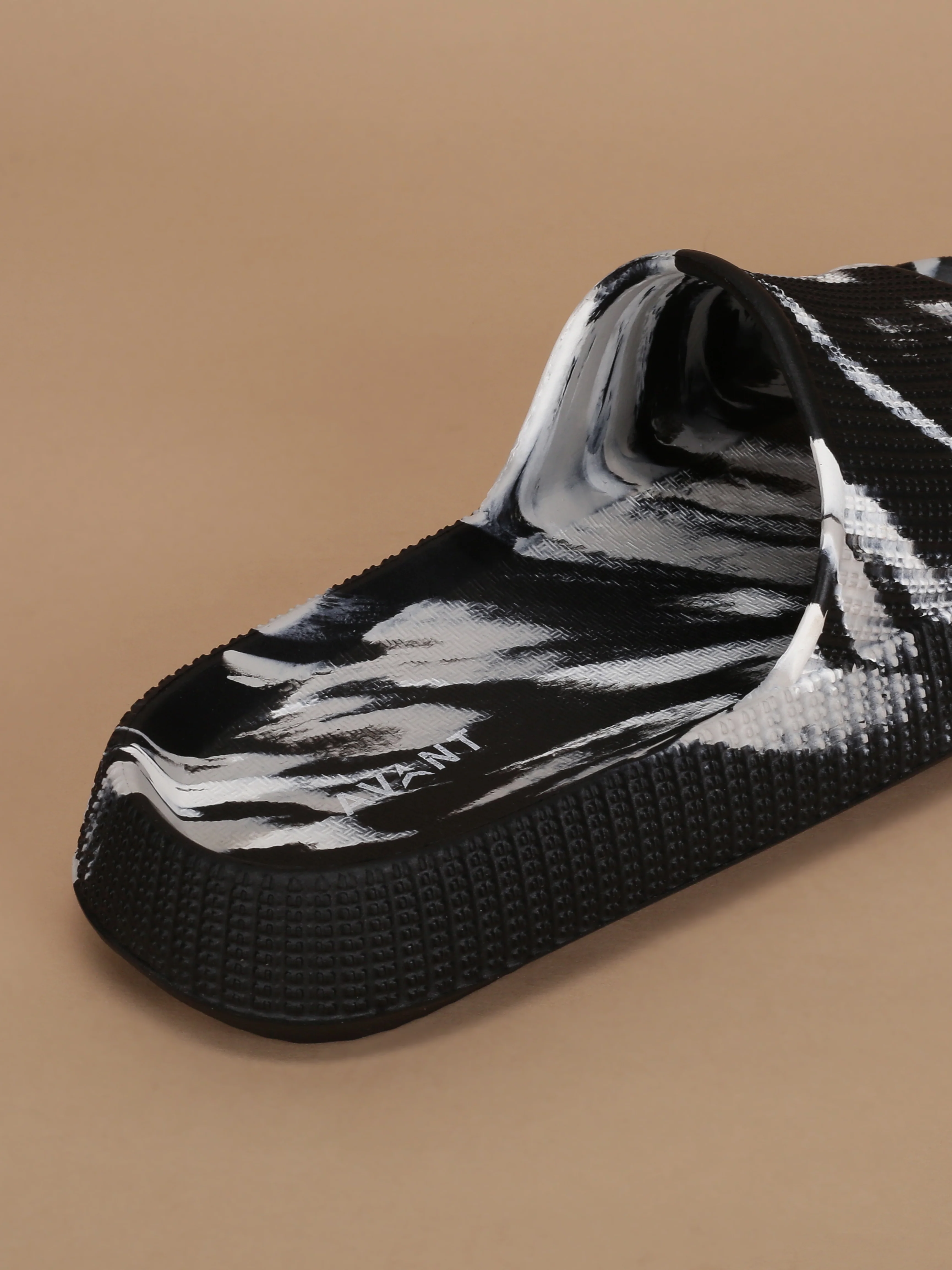 Avant Men's Nox Sliders - Black/White - Image 10