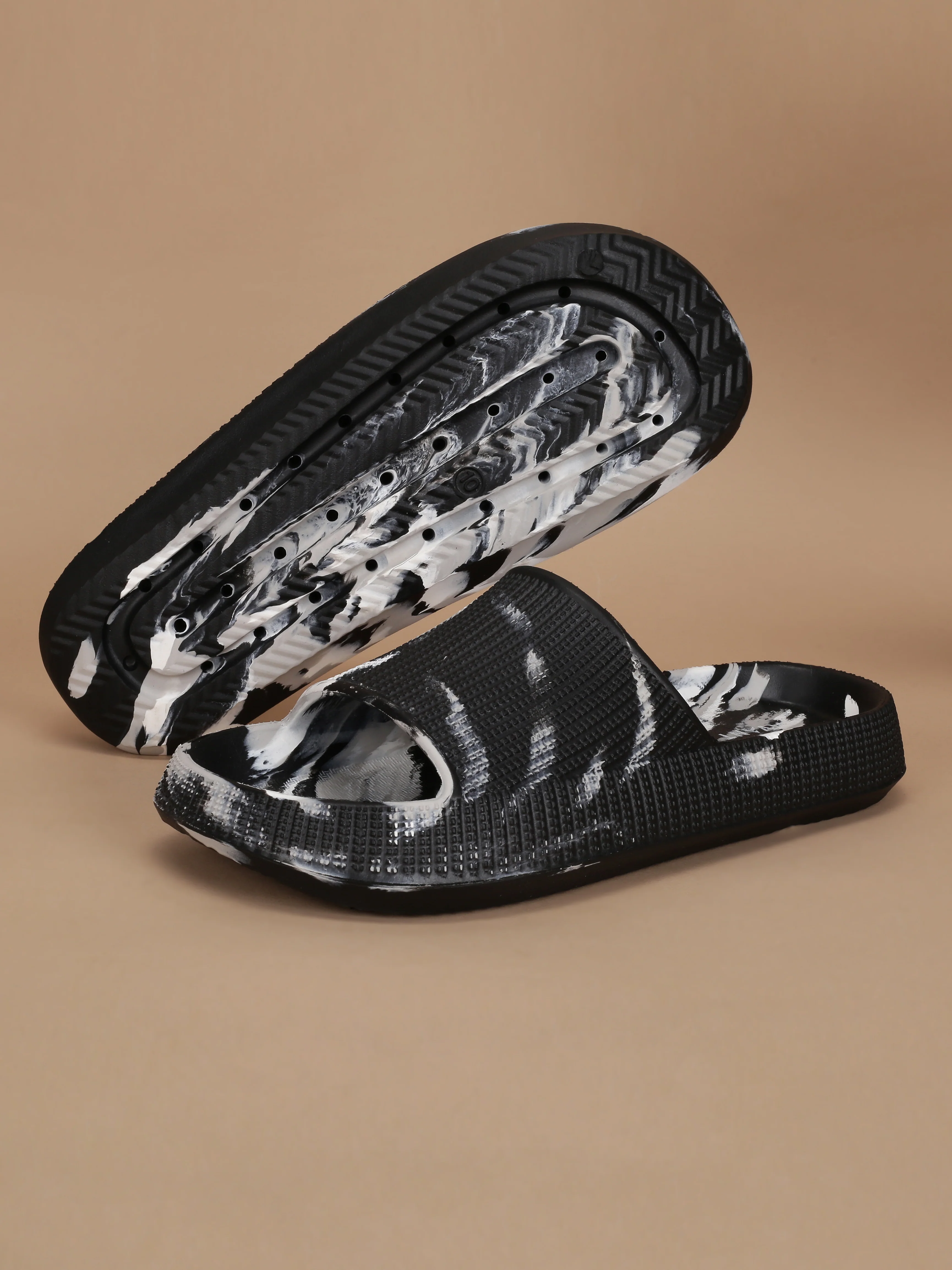 Avant Men's Nox Sliders - Black/White - Image 11
