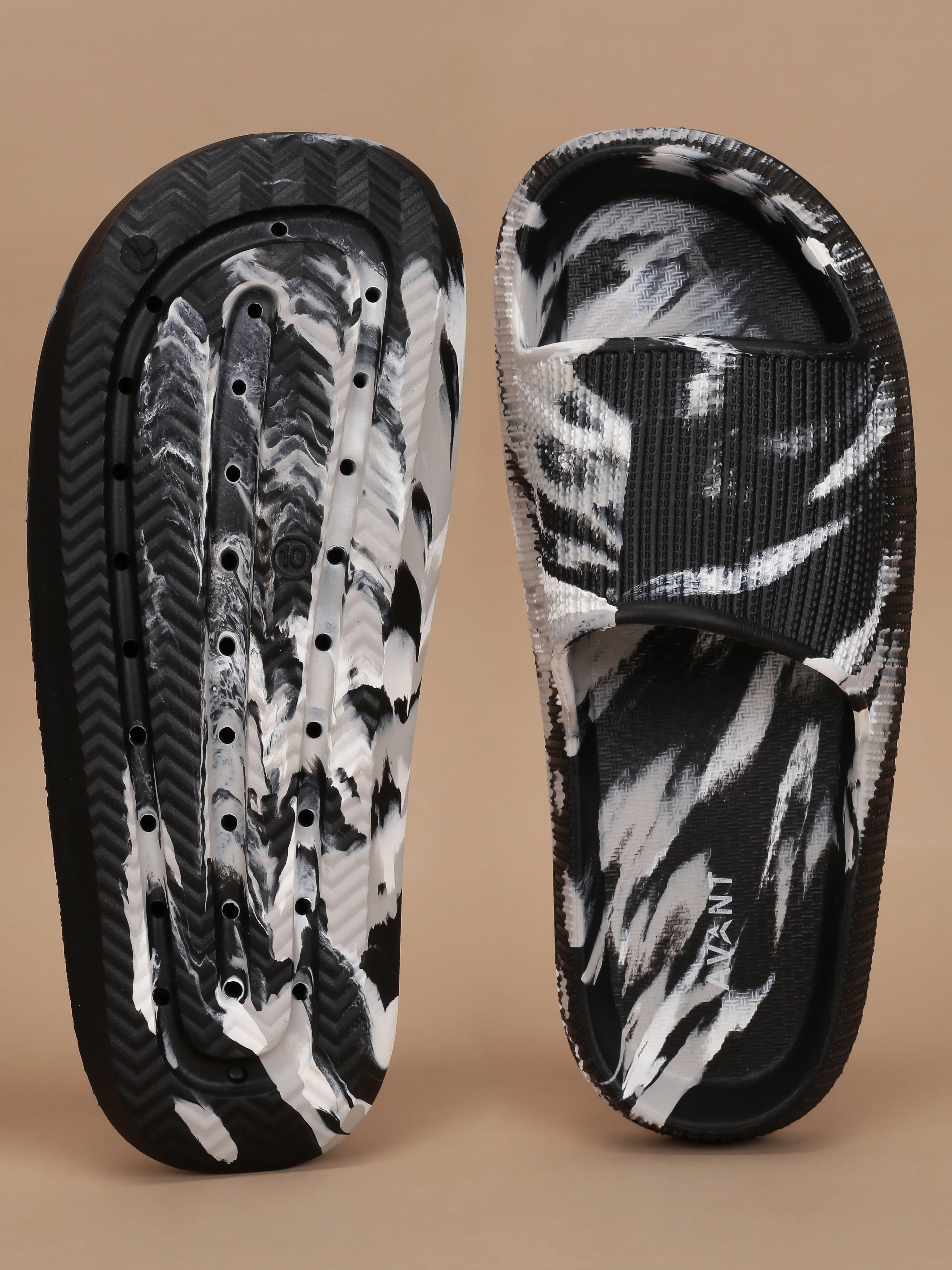 Avant Men's Nox Sliders - Black/White - Image 5