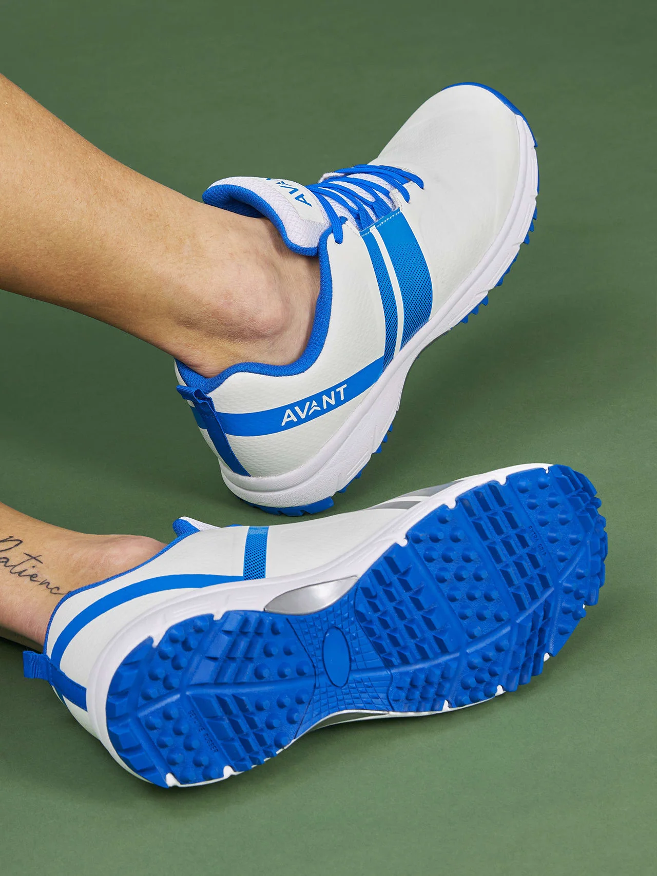 Avant Men's PaceMax Cricket Shoes-White/Blue - Image 10