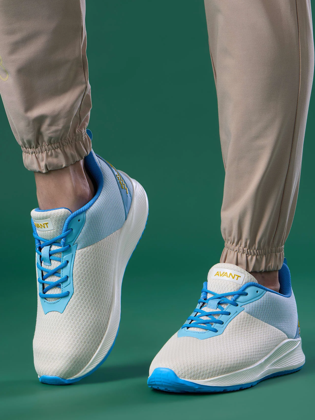 Avant Men's Racer Walking Shoes - Off White / Ice Blue - Image 10