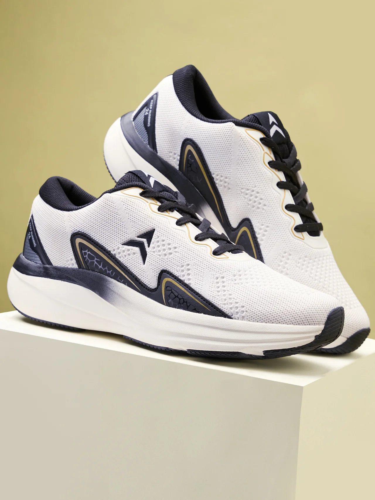 Avant Men's Radiant Running Shoes-White/Black - Image 9