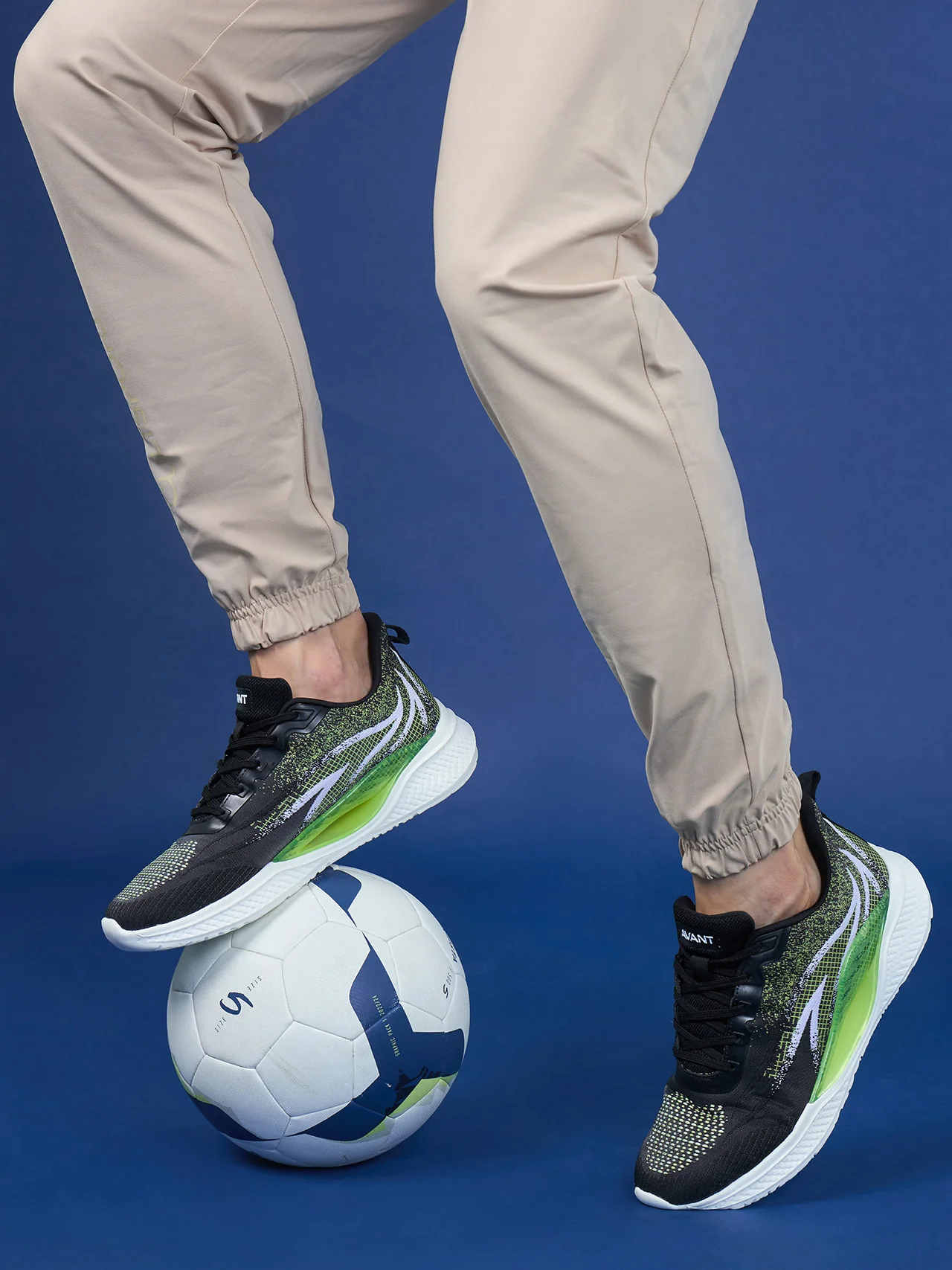 Avant Men's Rage Sports shoes - Black/P.Green - Image 2