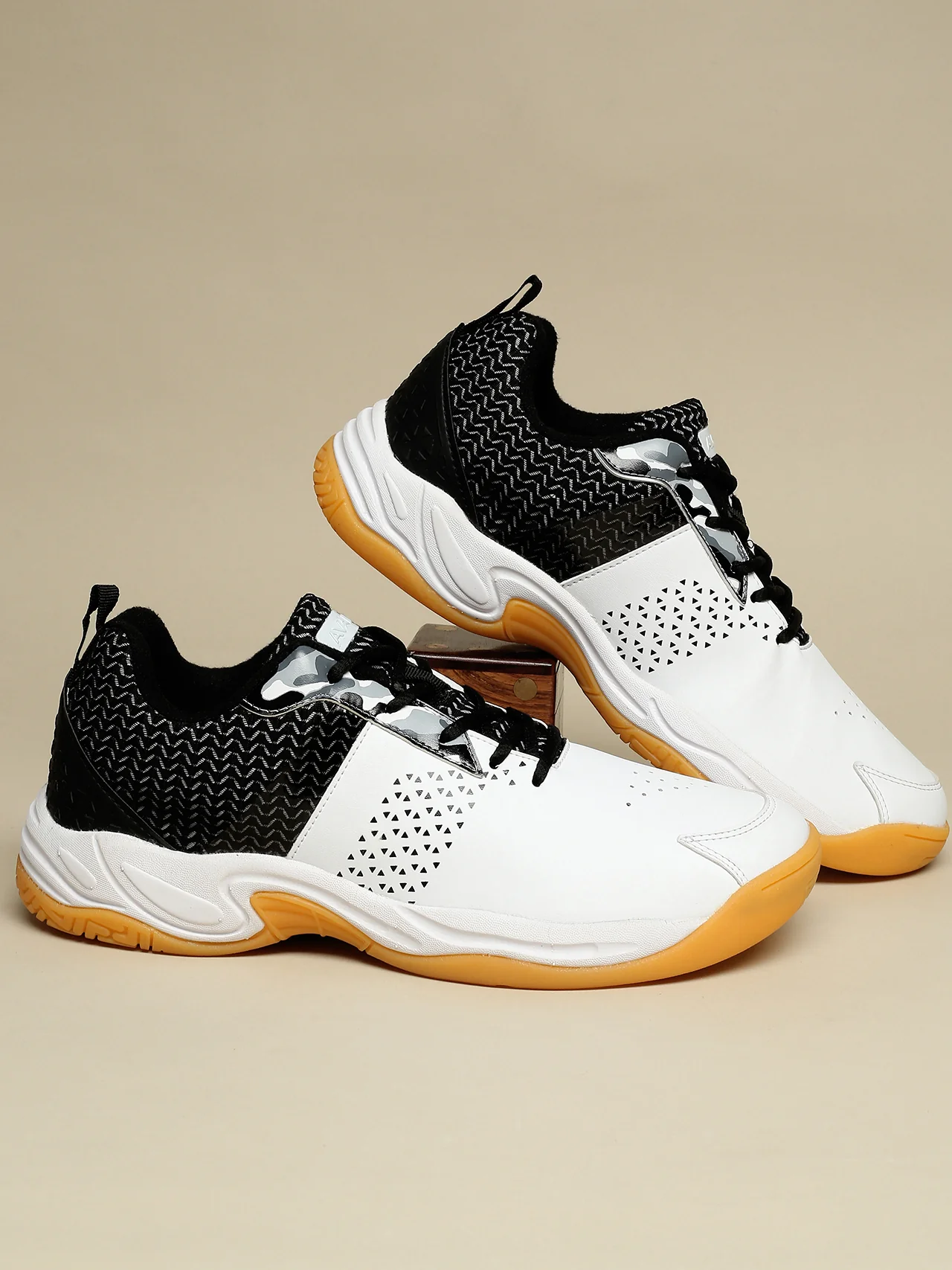 Avant Men's Smash Badminton Shoes - Black/White - Image 9