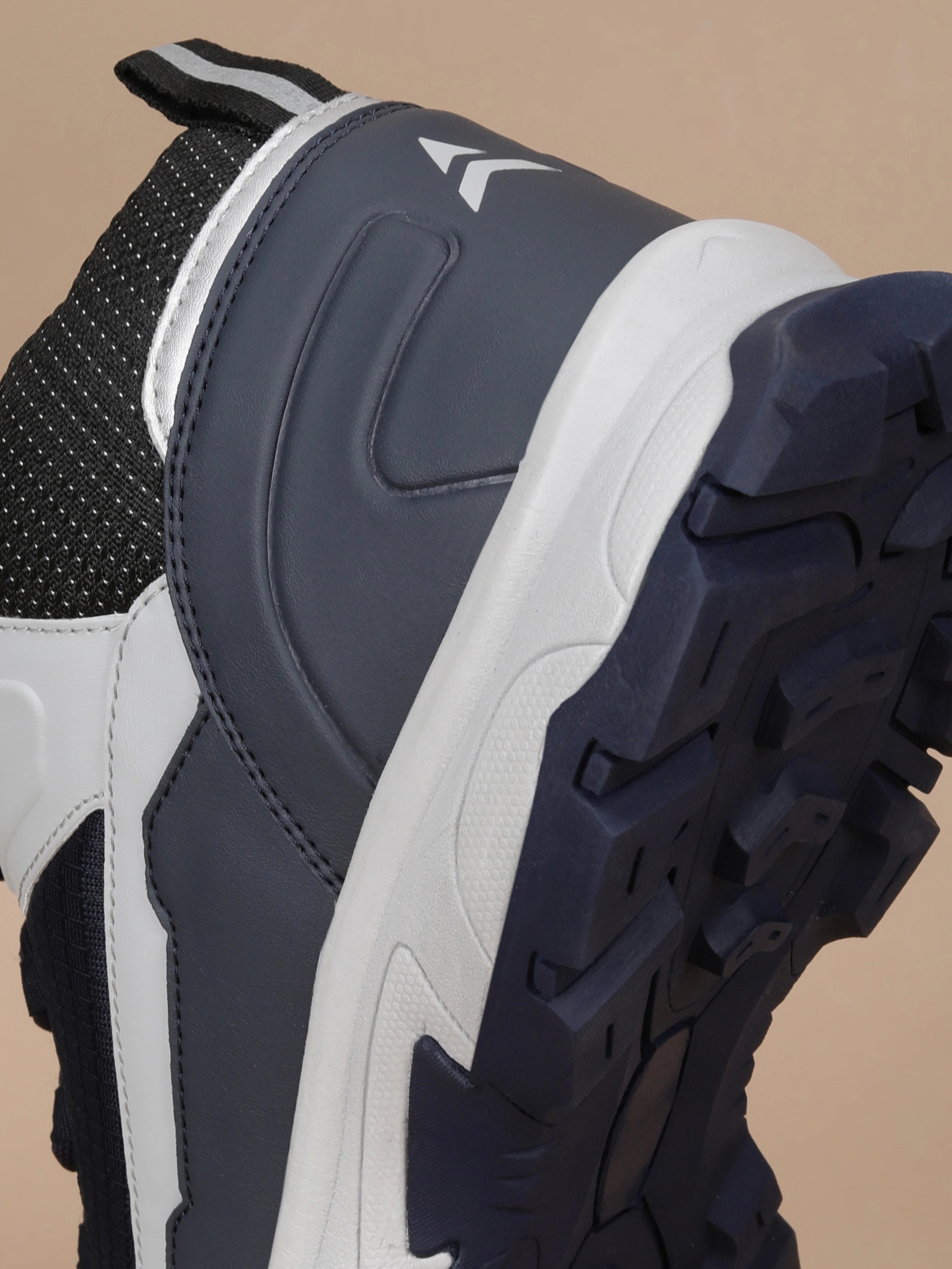 Avant Men's TerraTread Outdoor Shoes - Navy - Image 8