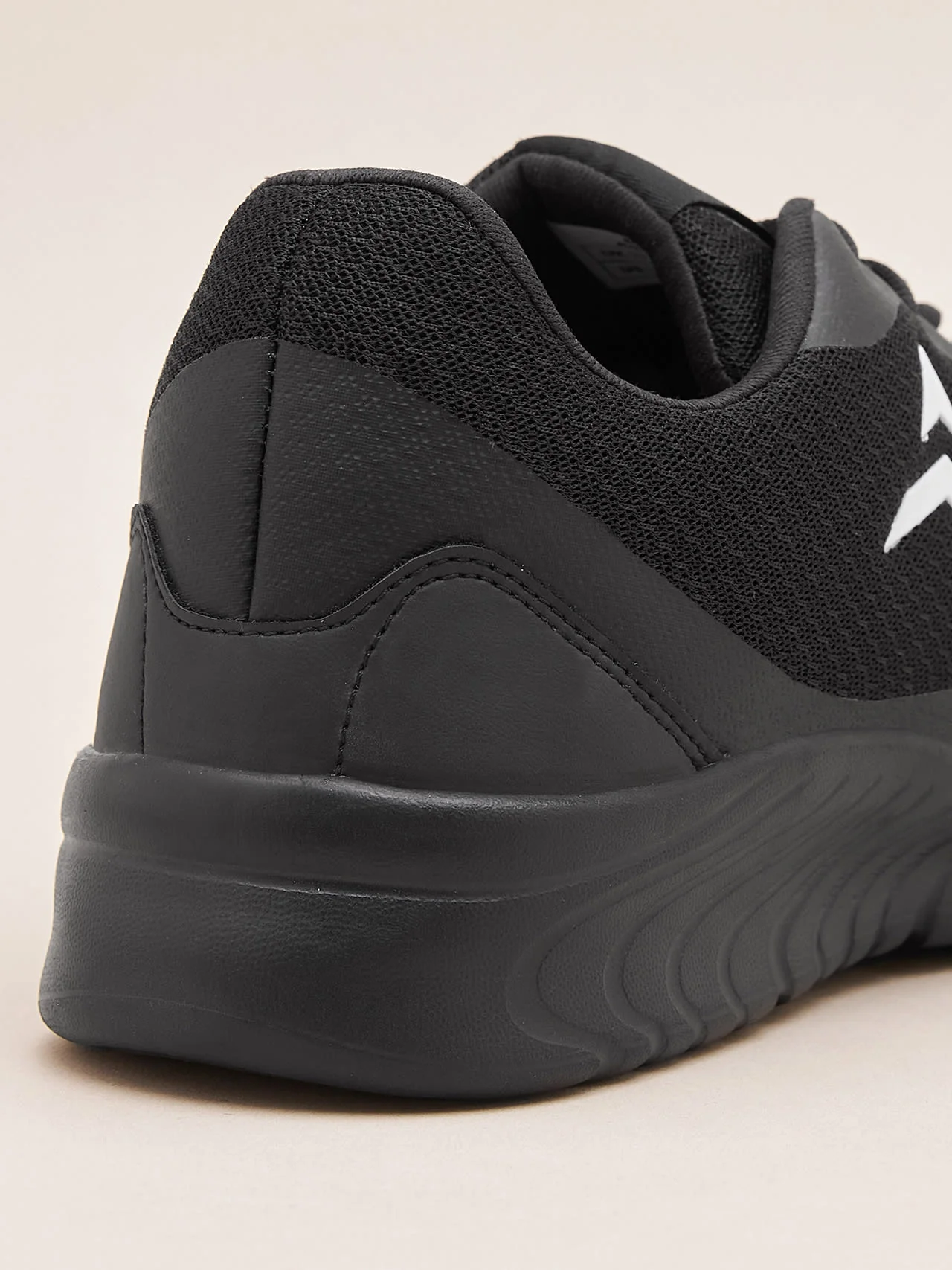 Avant Men's Trigger Walking Shoes-Black - Image 10