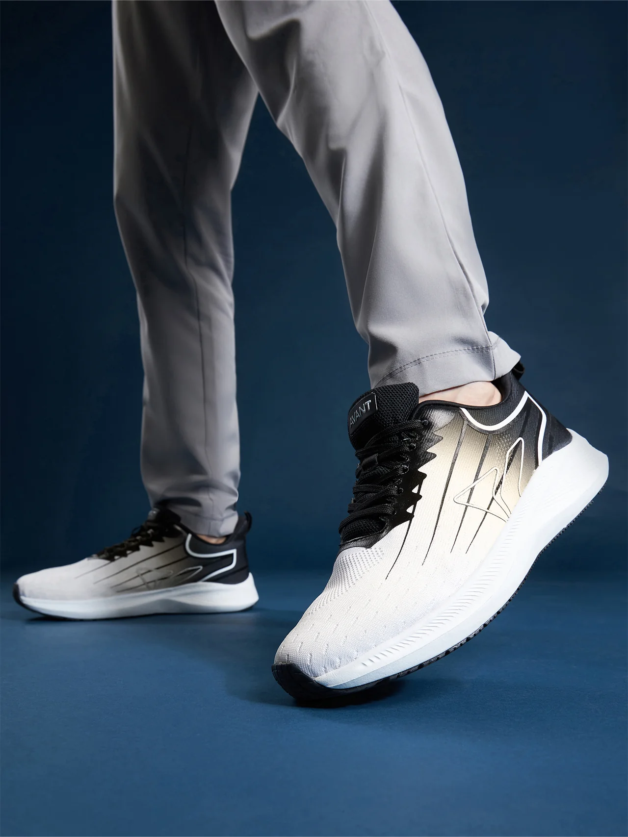 Avant Men's Verge Running shoes - White/Black - Image 7