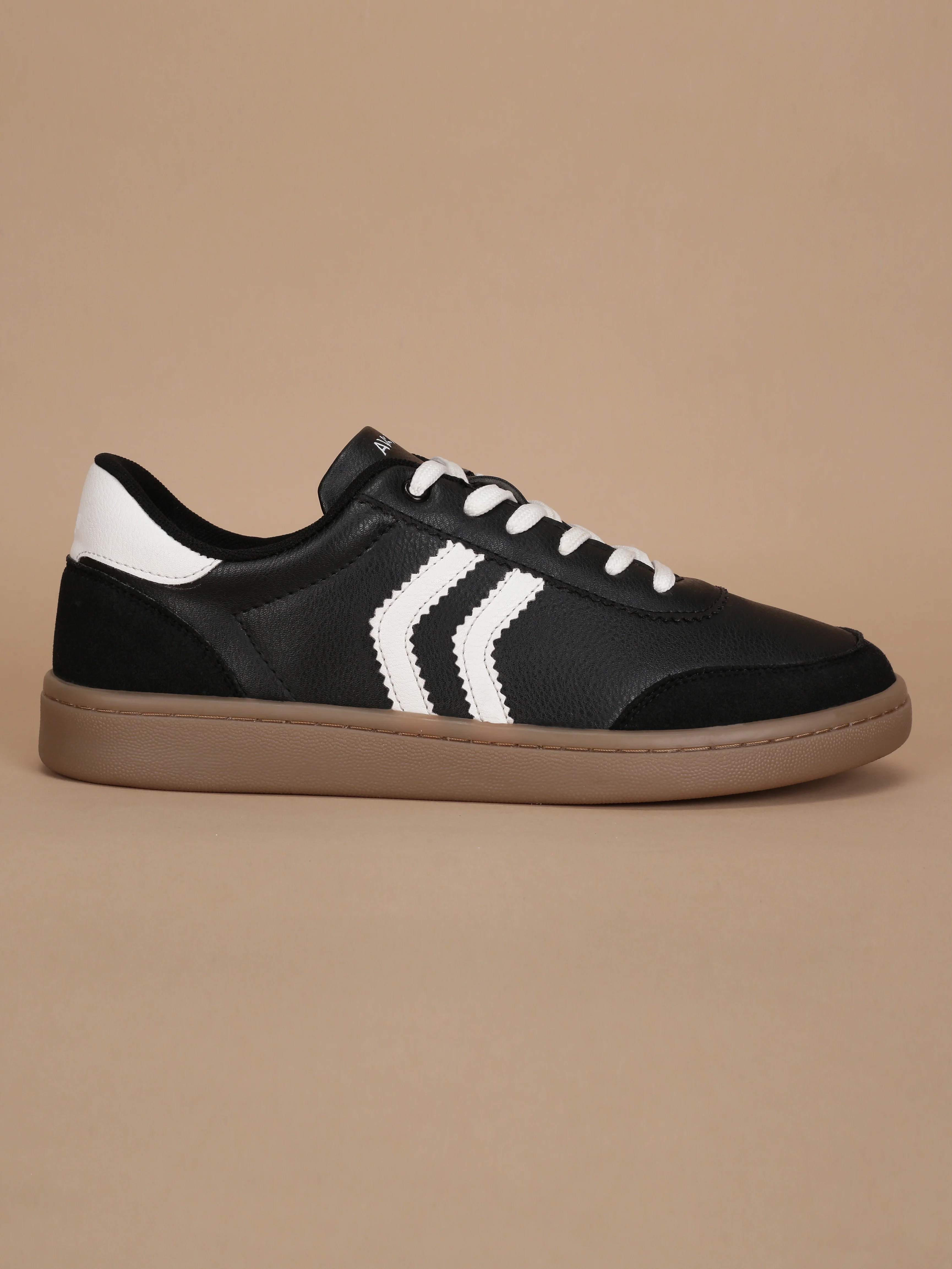 Avant Women's Era Sneakers - Black/White - Image 3