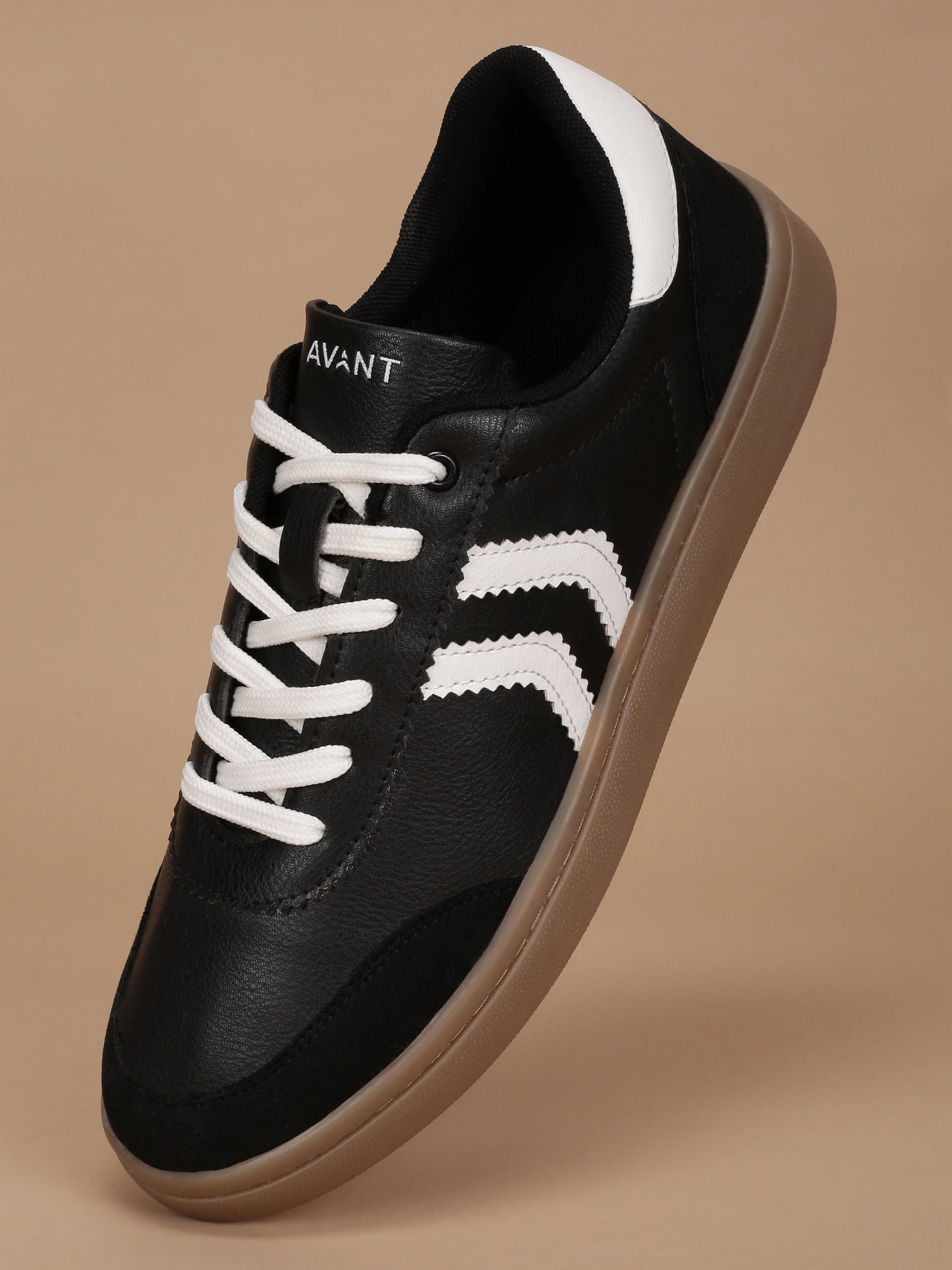 Avant Women's Era Sneakers - Black/White - Image 7