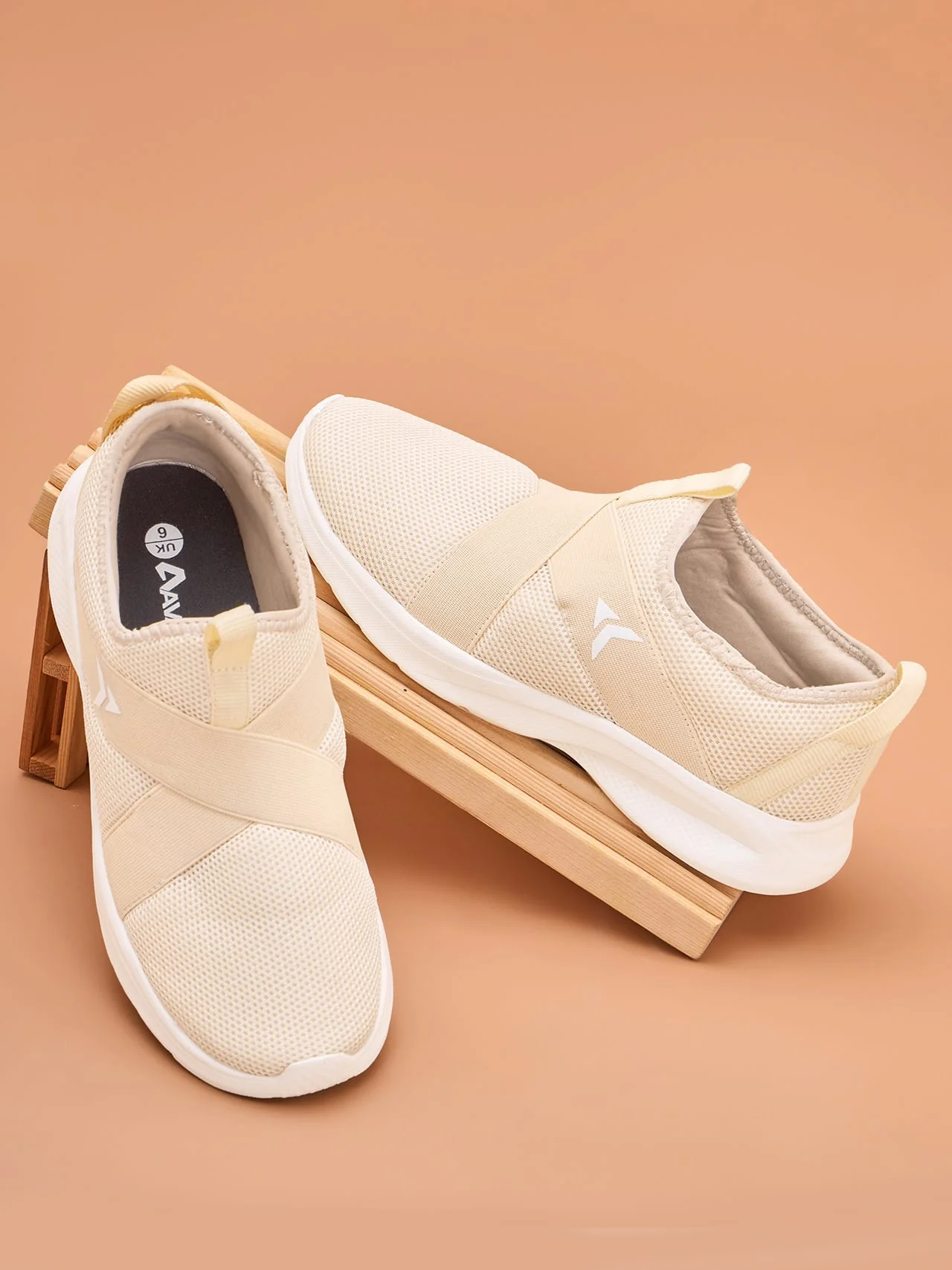 Avant Women's Glam Slip-On Walking shoes - White - Image 3
