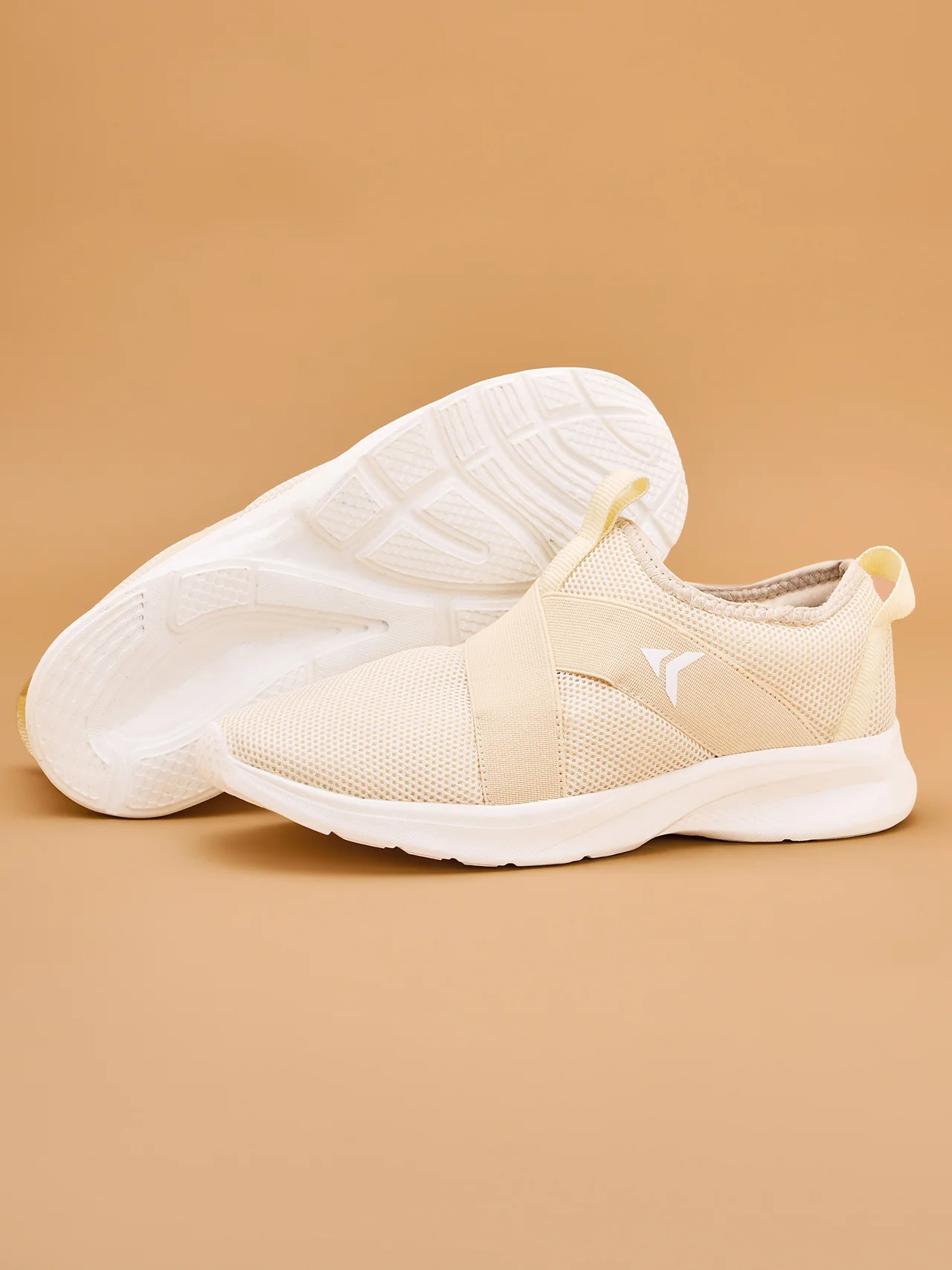 Avant Women's Glam Slip-On Walking shoes - White - Image 8
