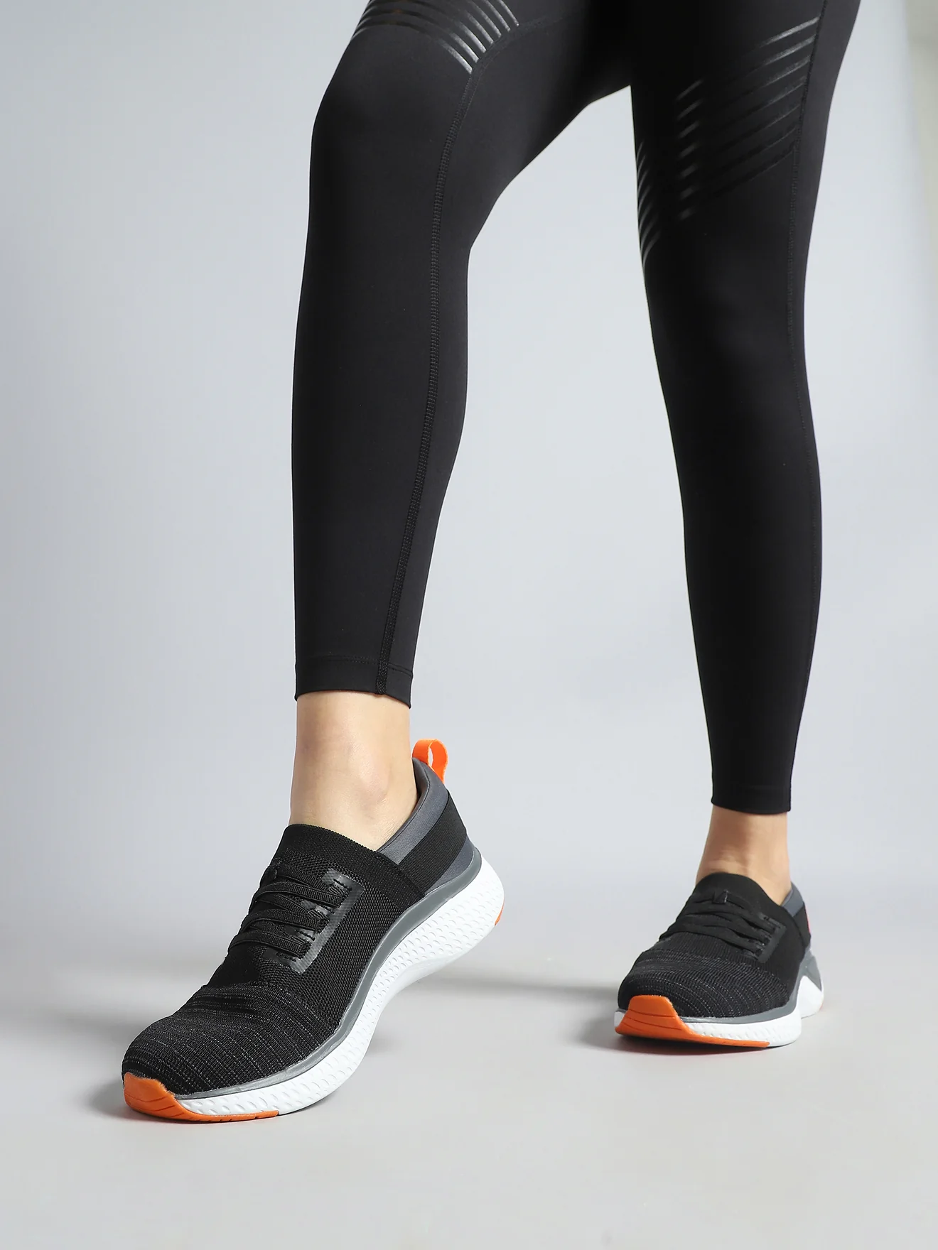 Avant Women's SwiftFit Slip-On Walking Shoes - Black - Image 7