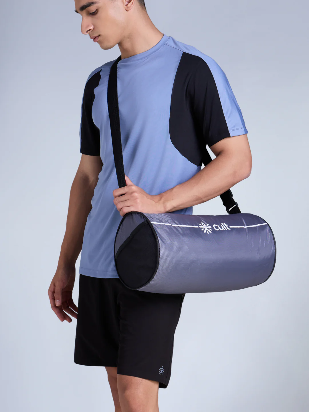 Cult Duffle Bag Grey with Shaker Bottle Black 700ml - Combo - Image 6