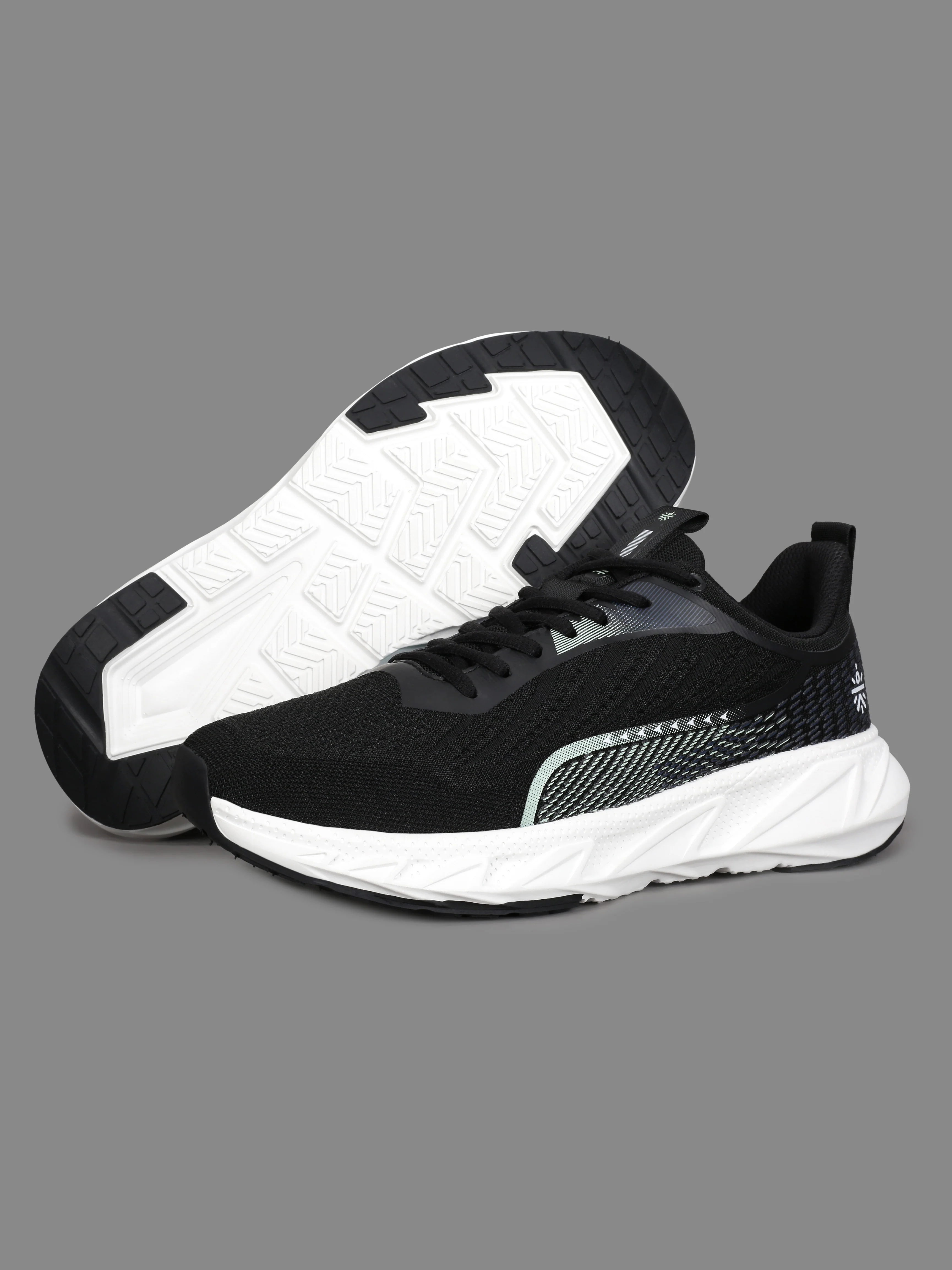 cult Men's Aerion Running Shoes - Black - Image 10