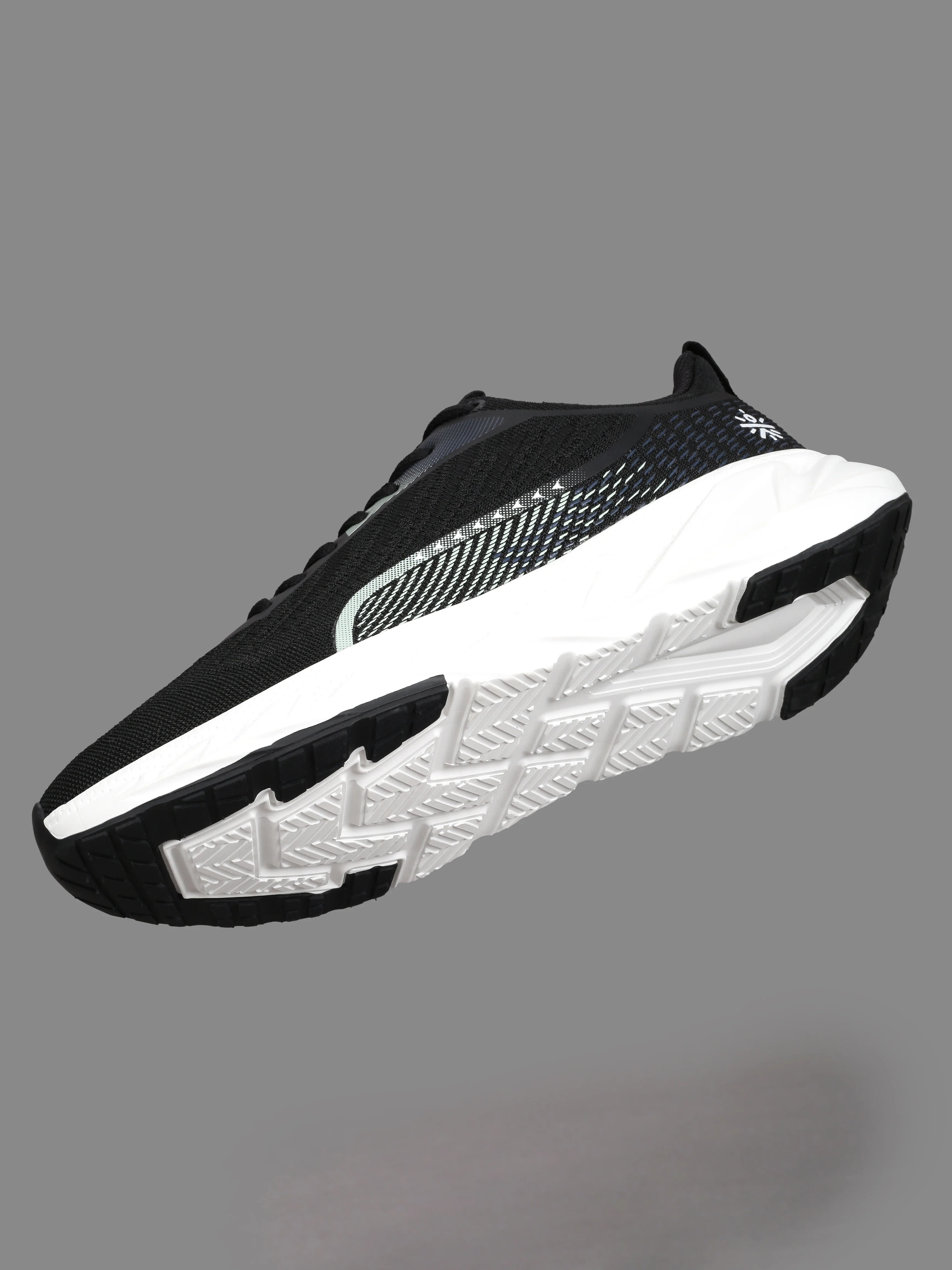 cult Men's Aerion Running Shoes - Black - Image 11
