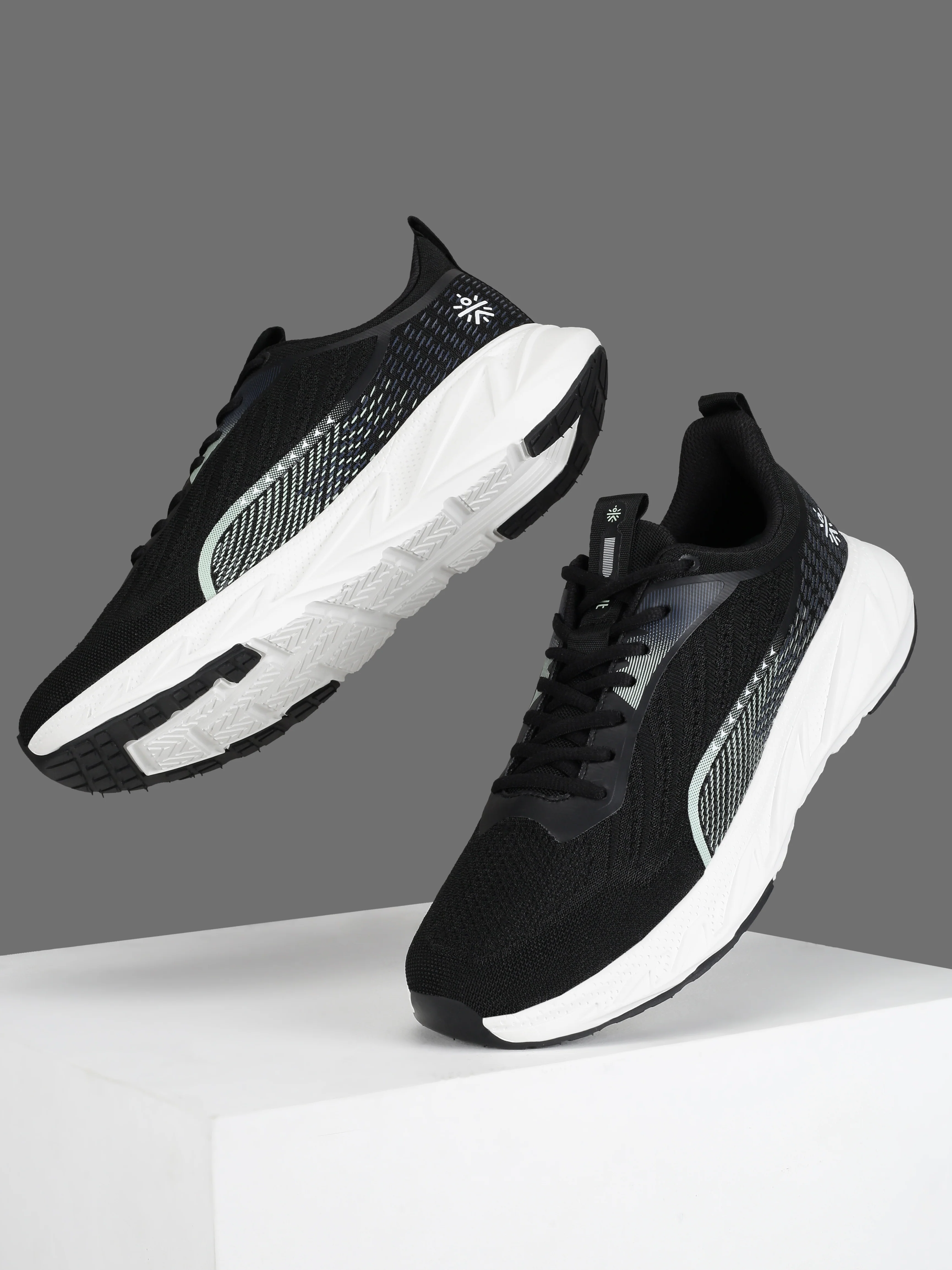 cult Men's Aerion Running Shoes - Black - Image 2