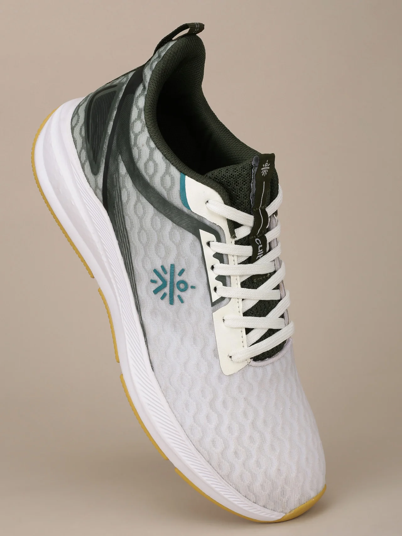 cult Men's AeroStride Casual Shoes - White/Olive - Image 4