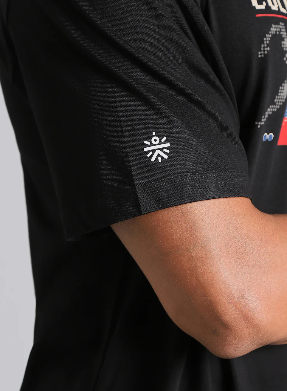 Cult Men's Black in Motion Graphic Relaxed Fit T-shirt - Image 8
