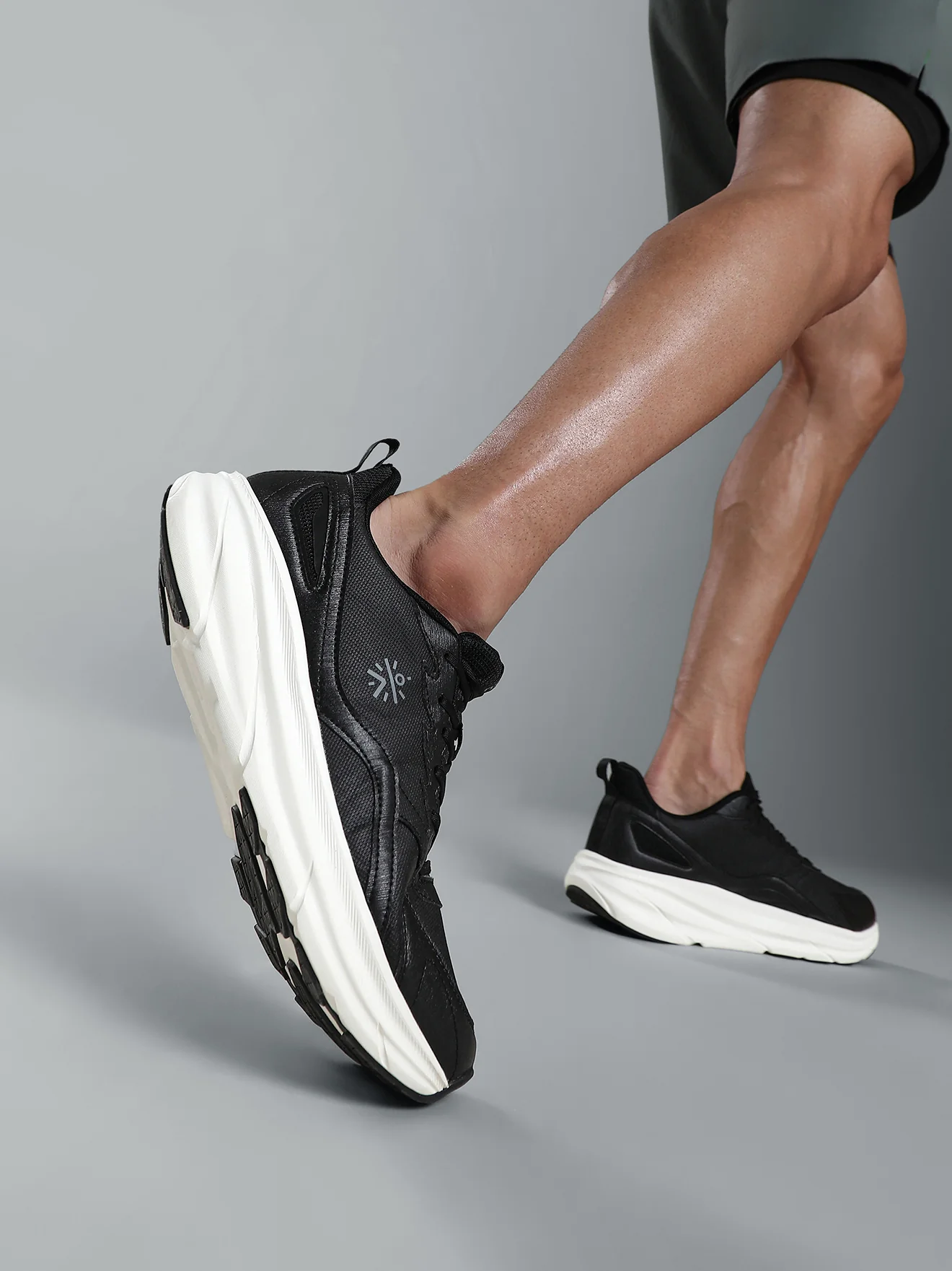 cult Men's Endura Run Running Shoes - Black - Image 6