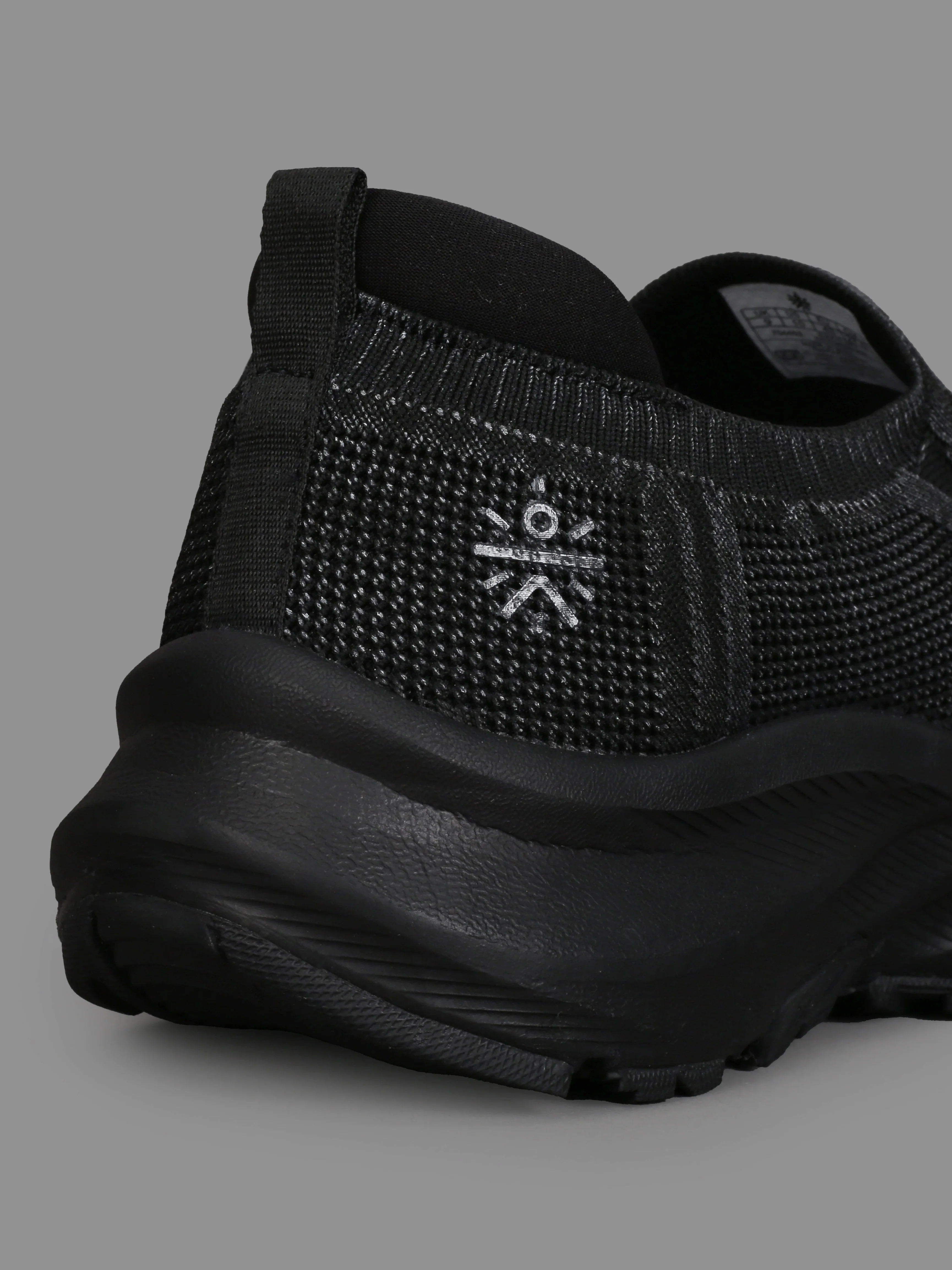 cult Men's Fleeter Slip-On Shoes - Black - Image 11