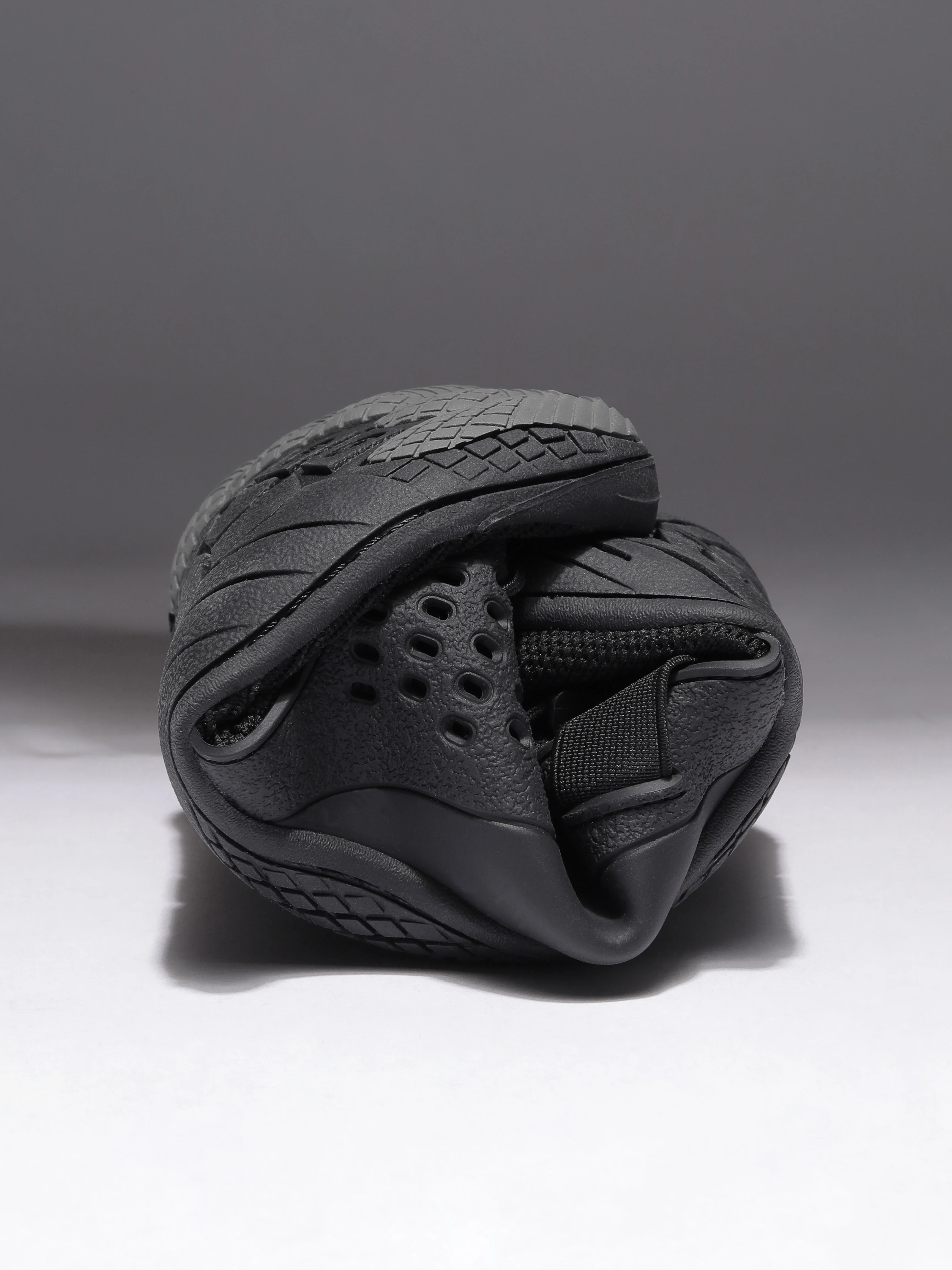 cult Men's FlexKnit Barefoot Training Shoes - Black - Image 9