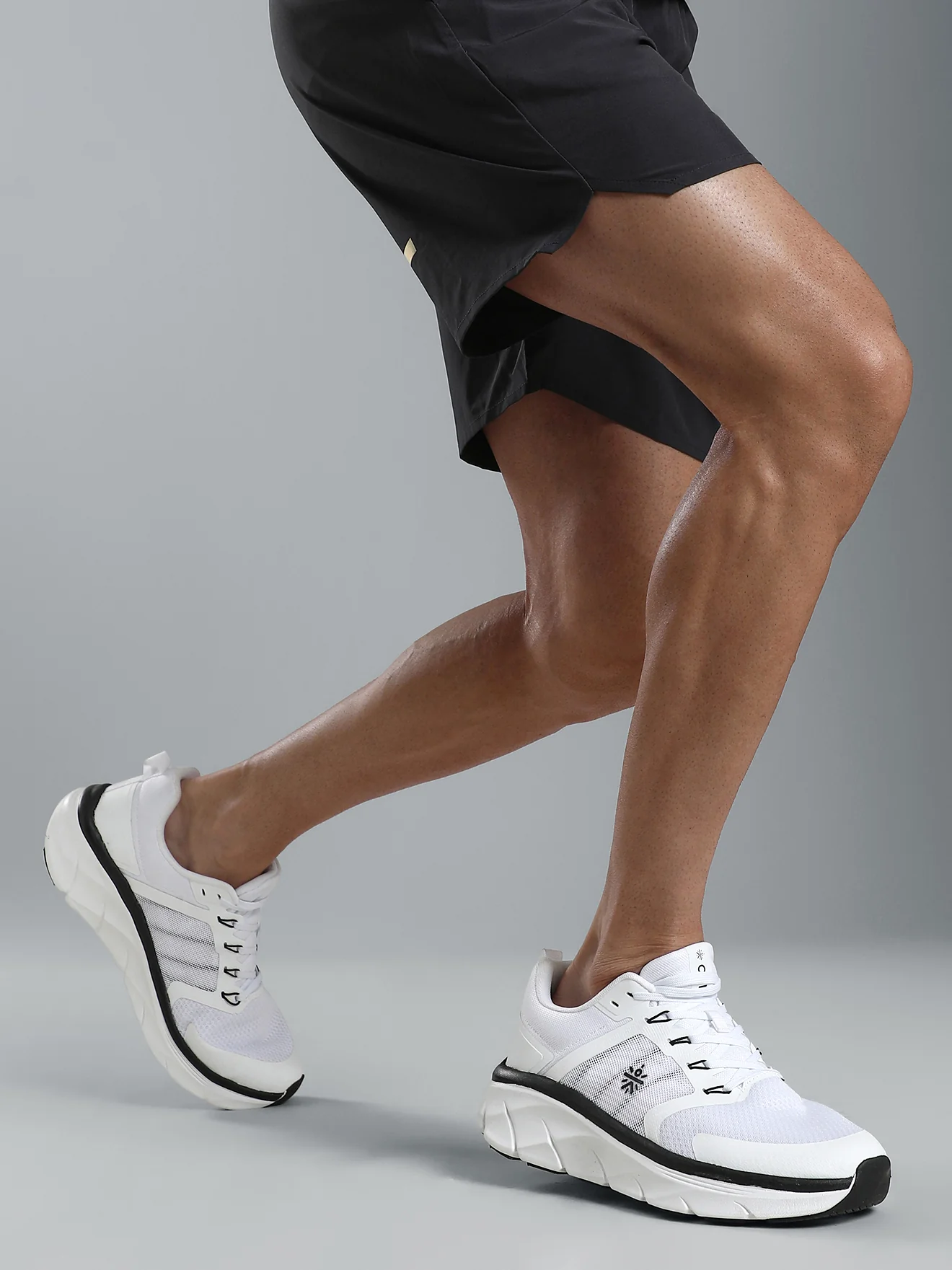 cult Men's Flint Running Shoes - White/Black - Image 6