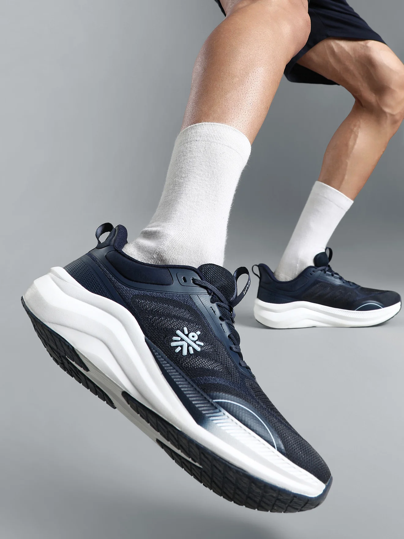 cult Men's Flowtech Running Shoes - Navy/Ice Blue - Image 6