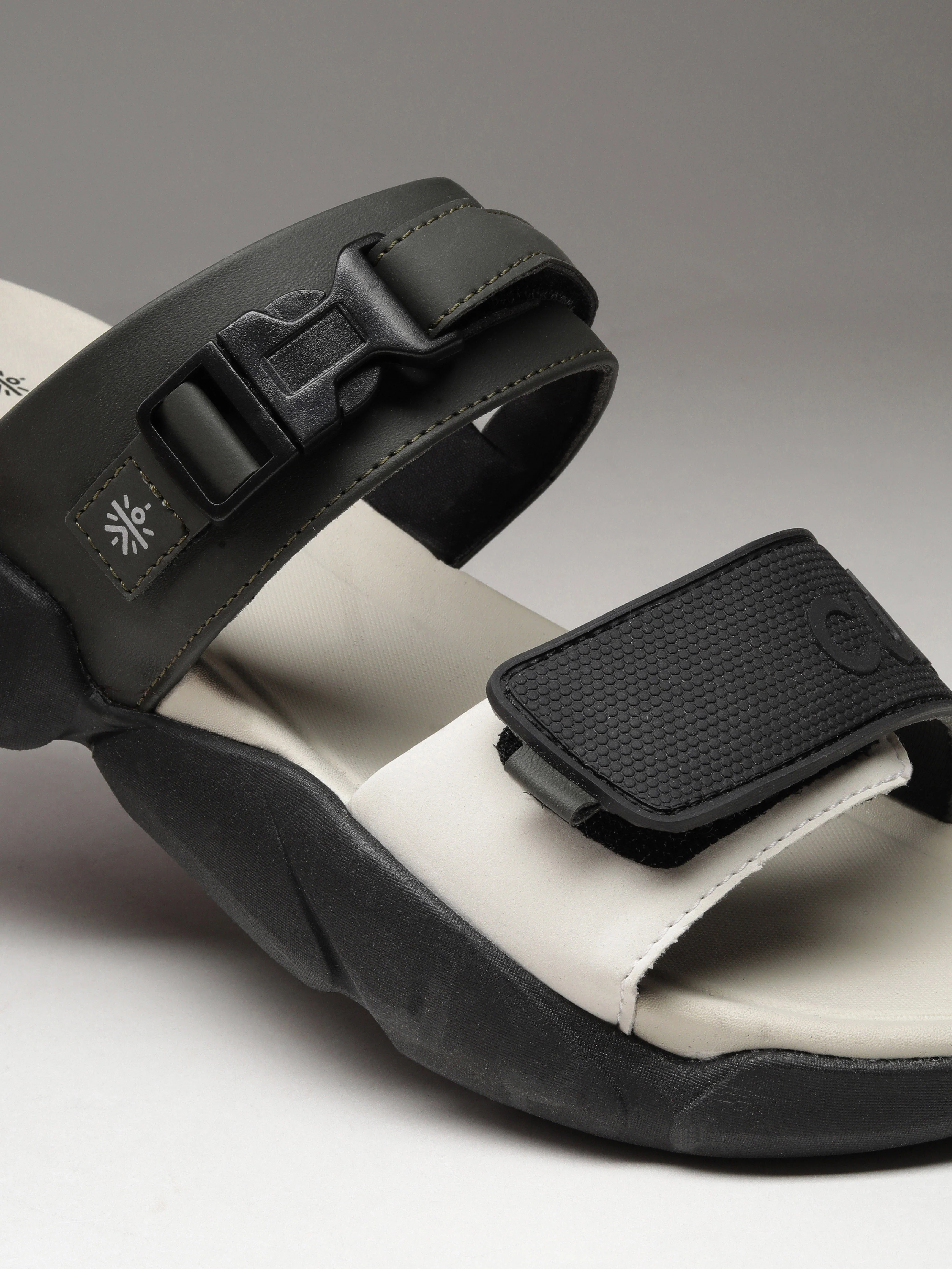 cult Men's GripFlex Sliders - Beige/Olive - Image 10