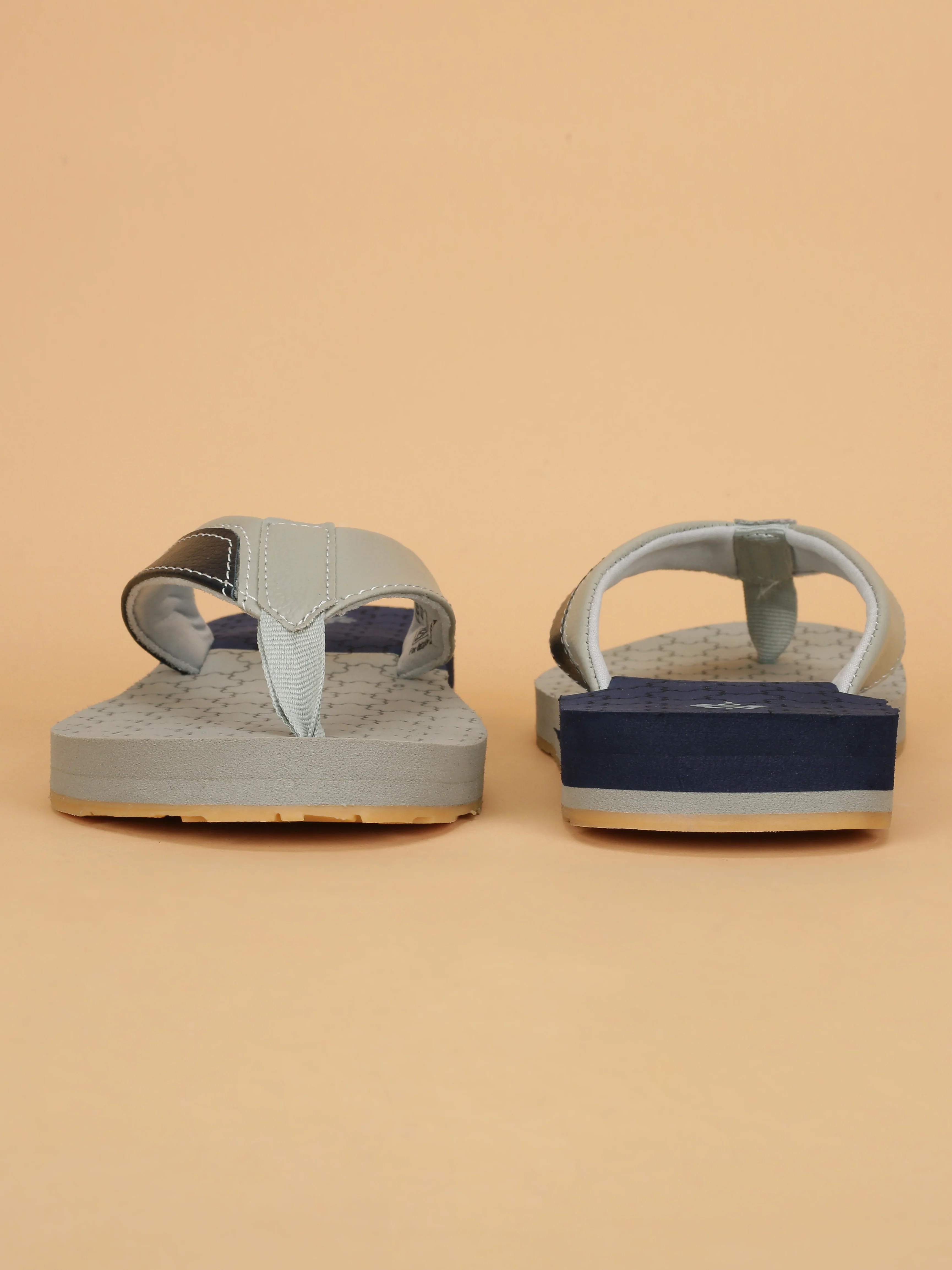 Cult Men's Hexa Flip Flops - Grey - Image 8