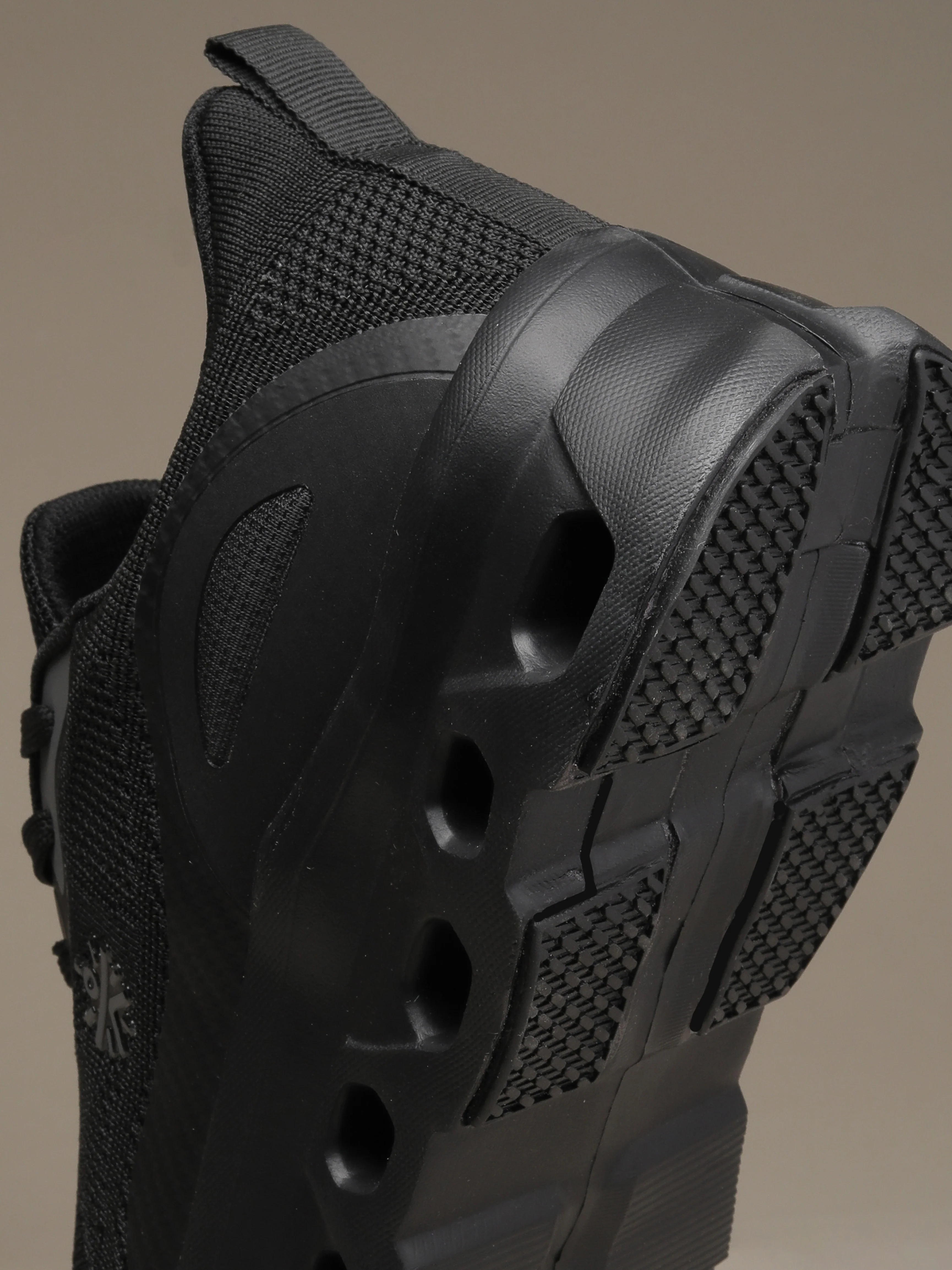 cult Men's Oxyra Walking Shoes - Black/D.Grey - Image 12