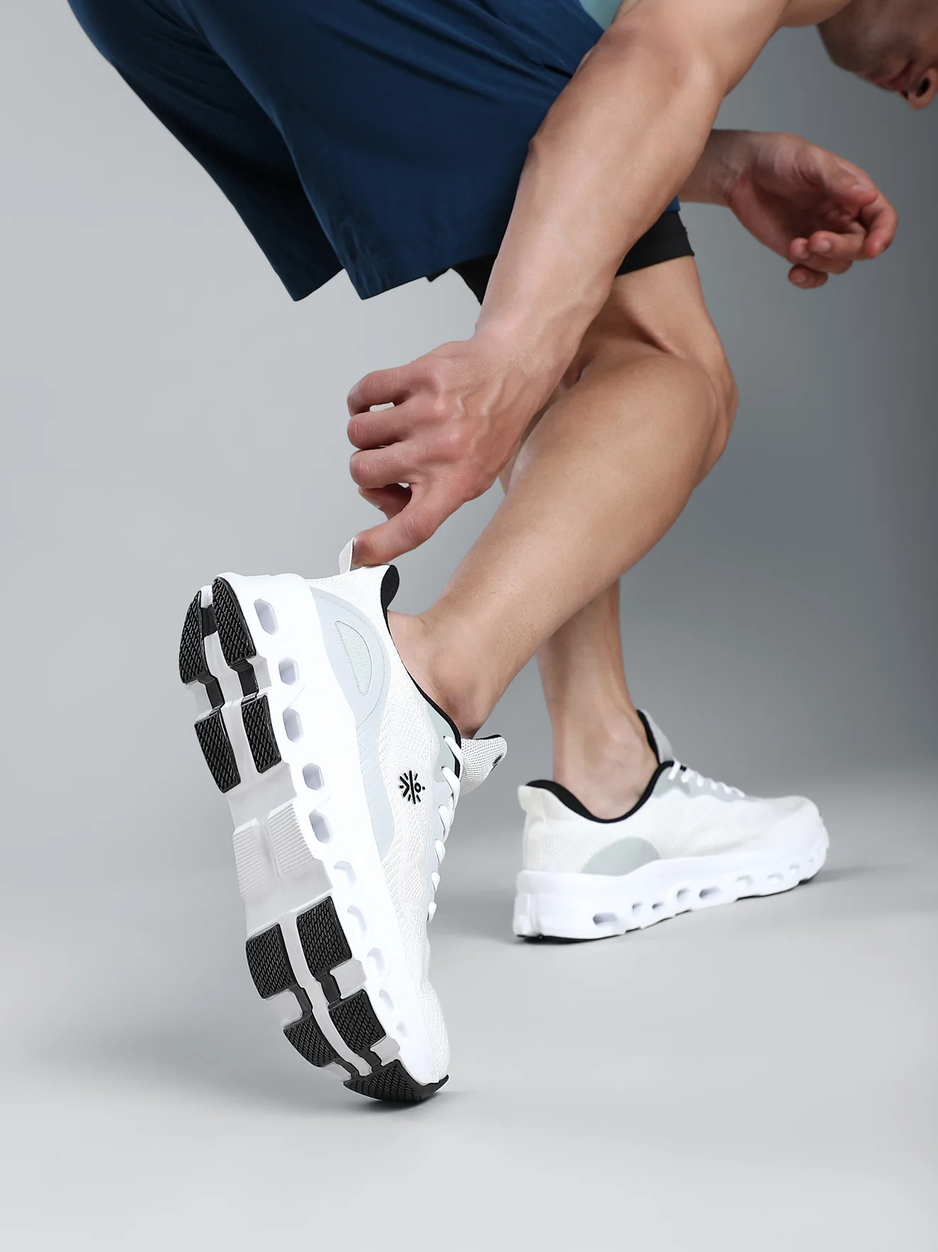 cult Men's Oxyra Walking Shoes - White/Black - Image 6