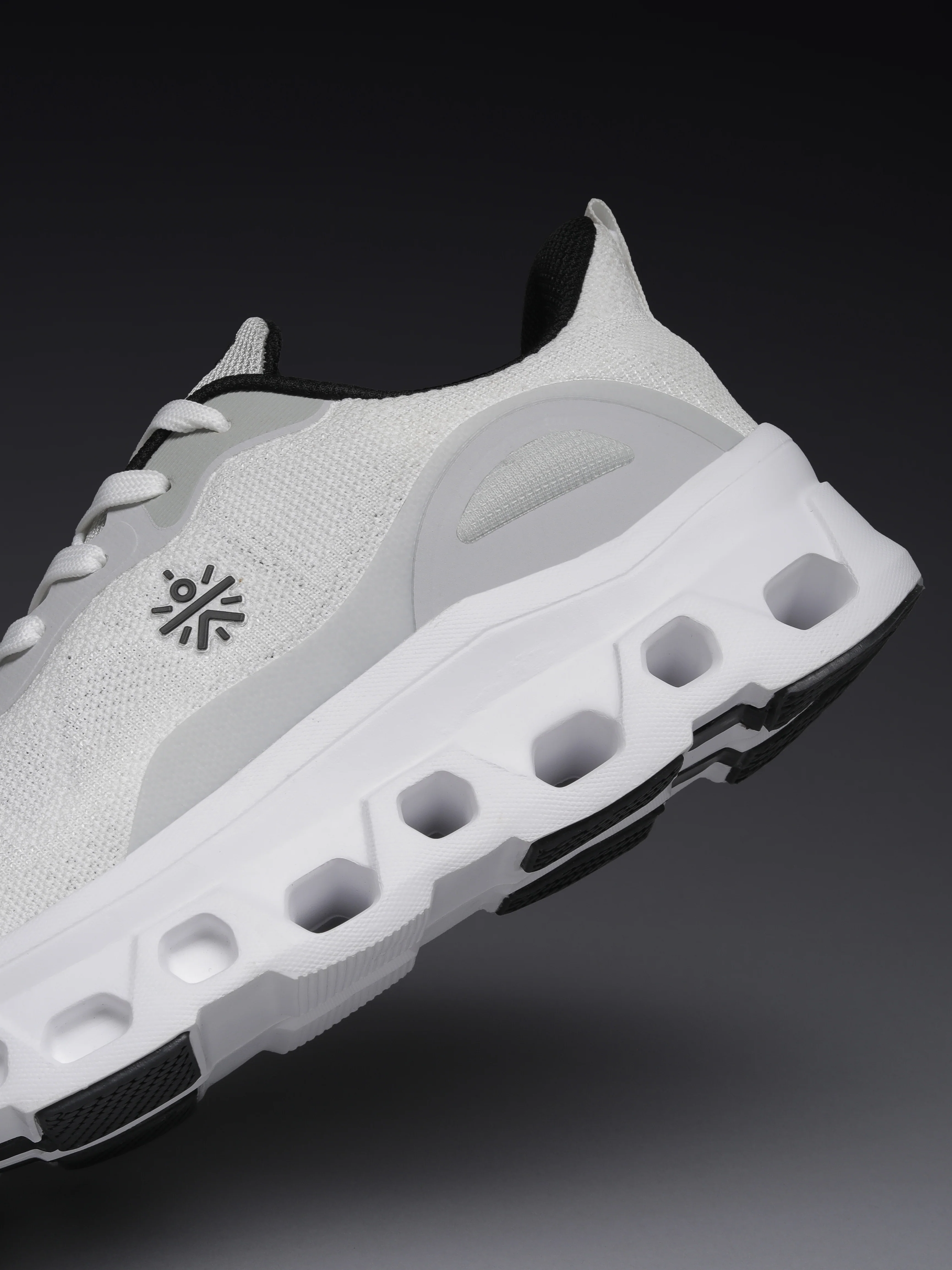 cult Men's Oxyra Walking Shoes - White/Black - Image 8