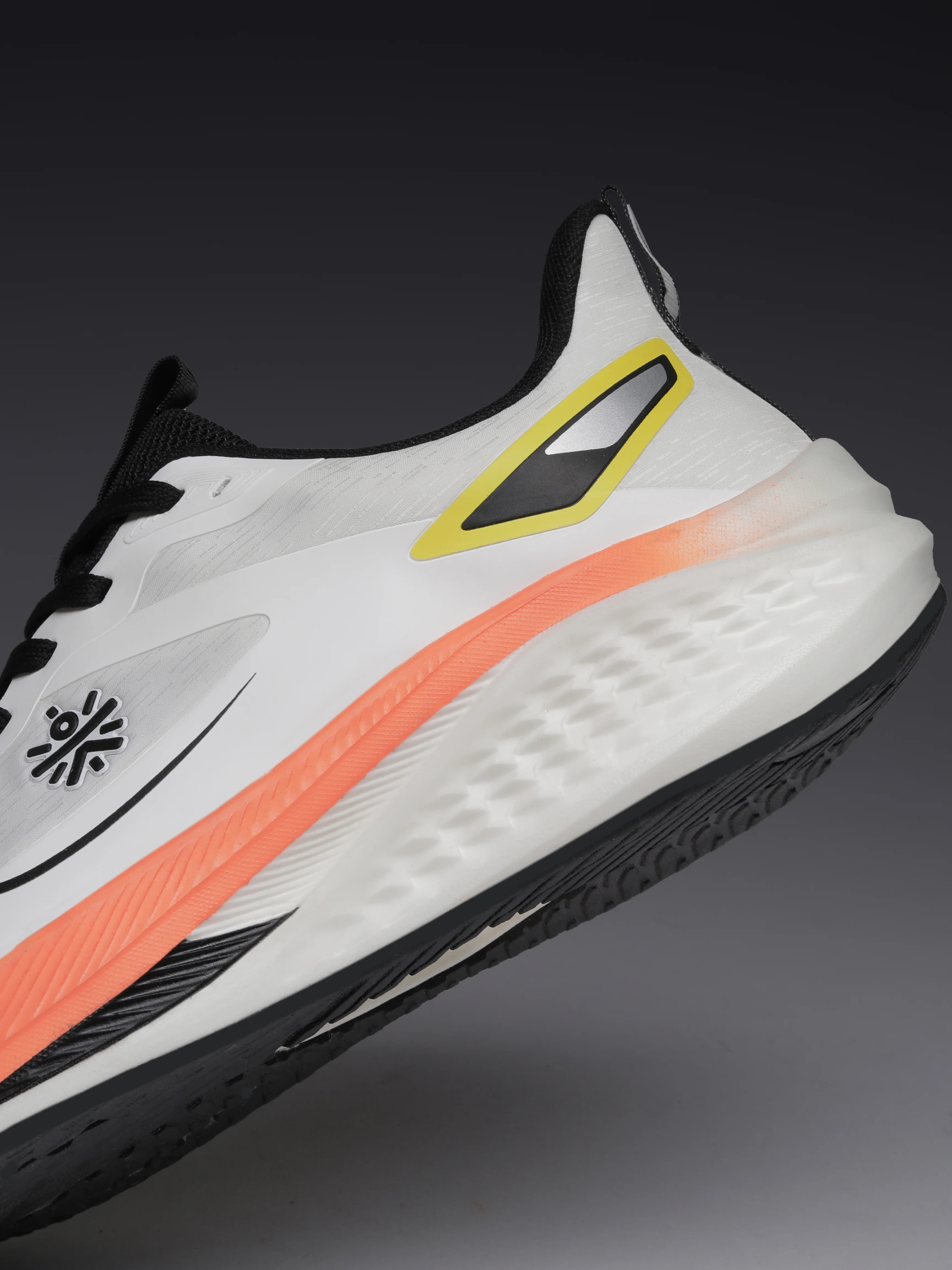 cult Men's SprintMax Running Shoes - White - Image 8