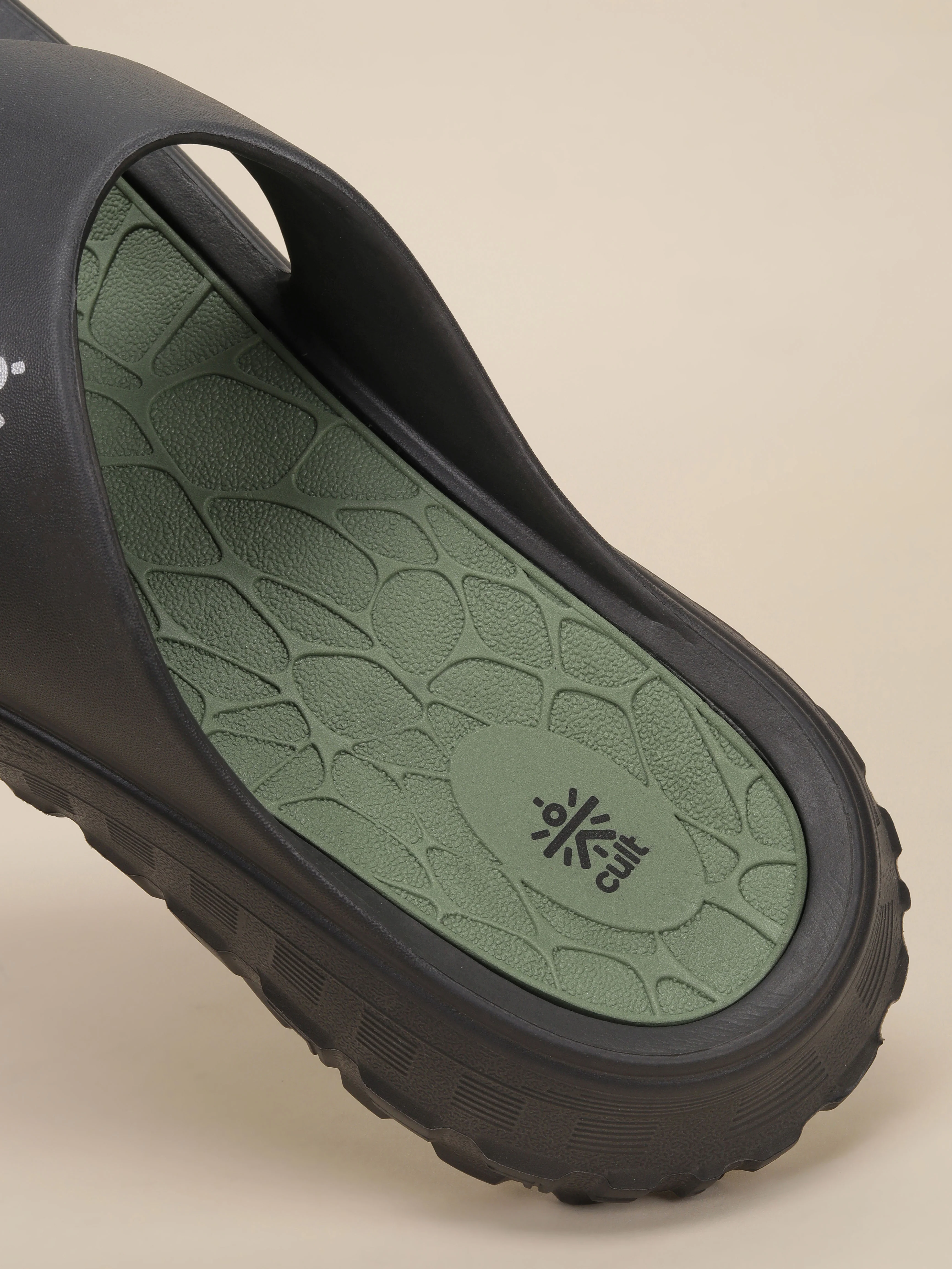 cult Men's TerraGrip Sliders - Black - Image 11