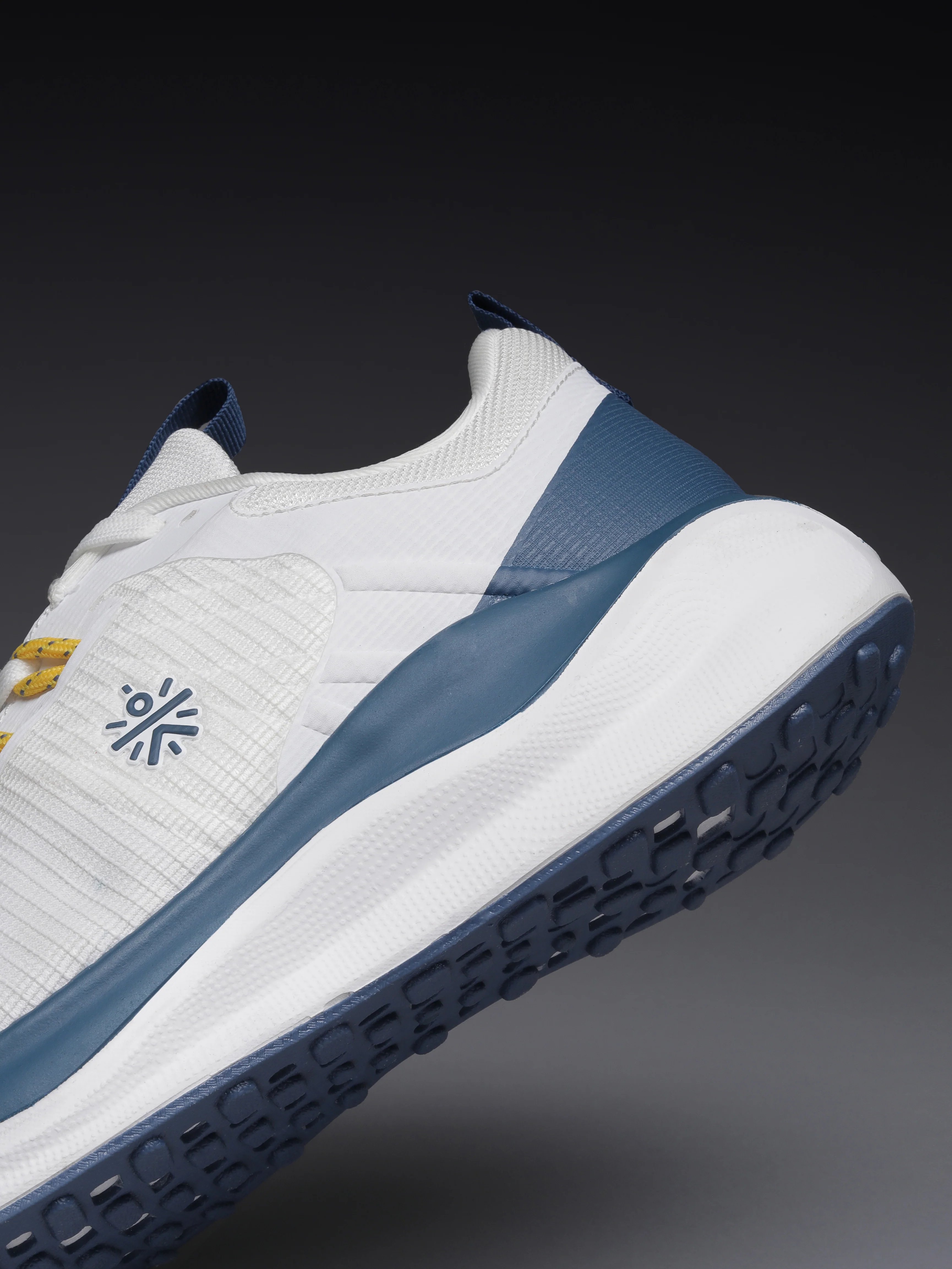 cult Men's Zyro Running Shoes - White/R.Blue - Image 8